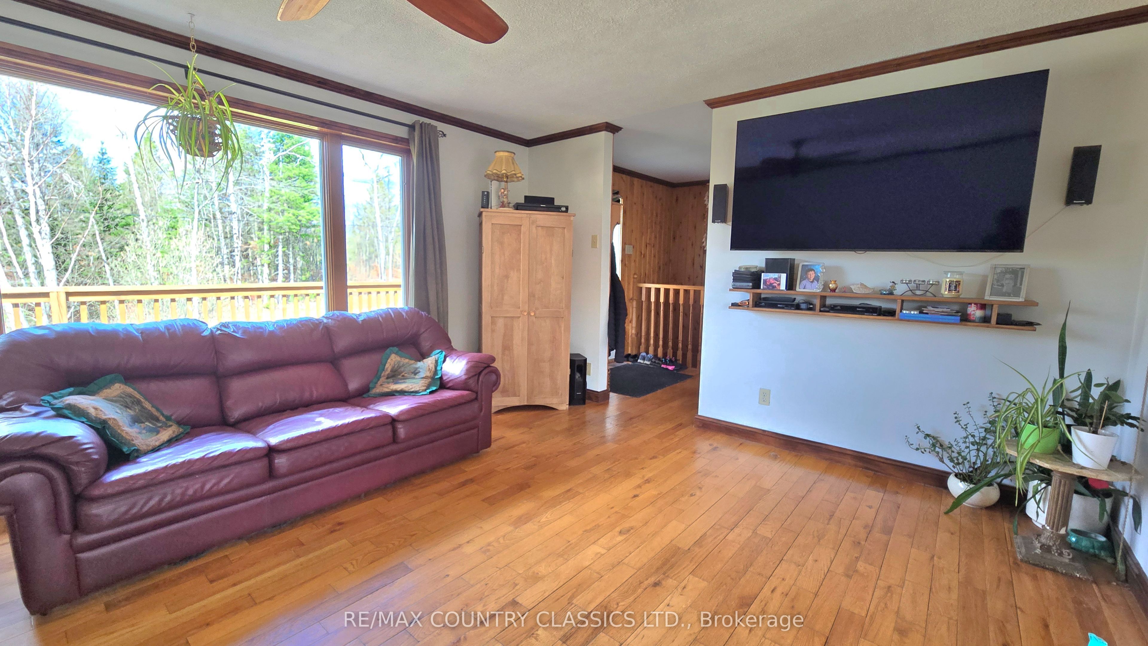 2445 Old Hastings Road Property Photo 9