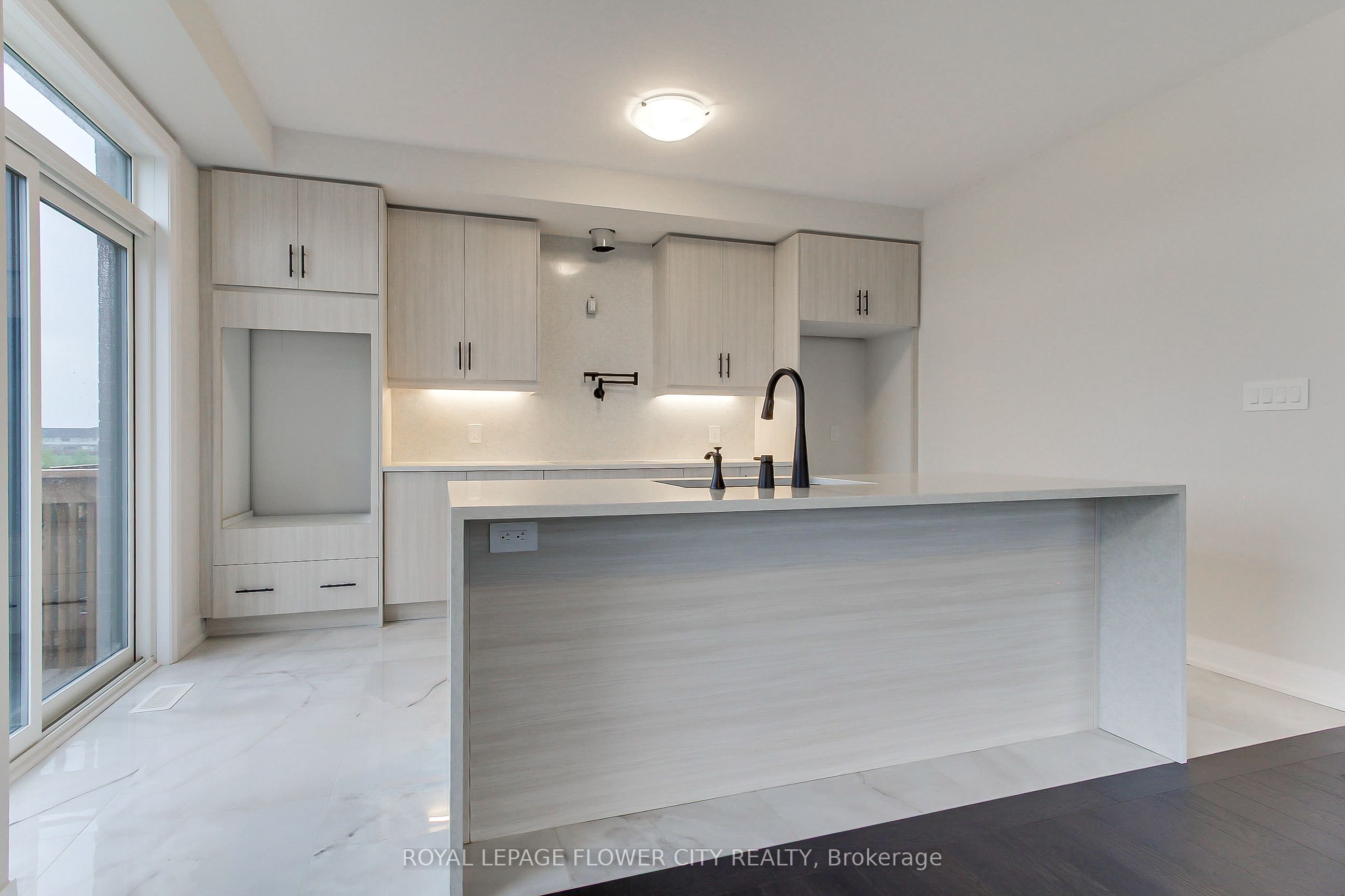 400 Newman Drive 1 Property Photo 16