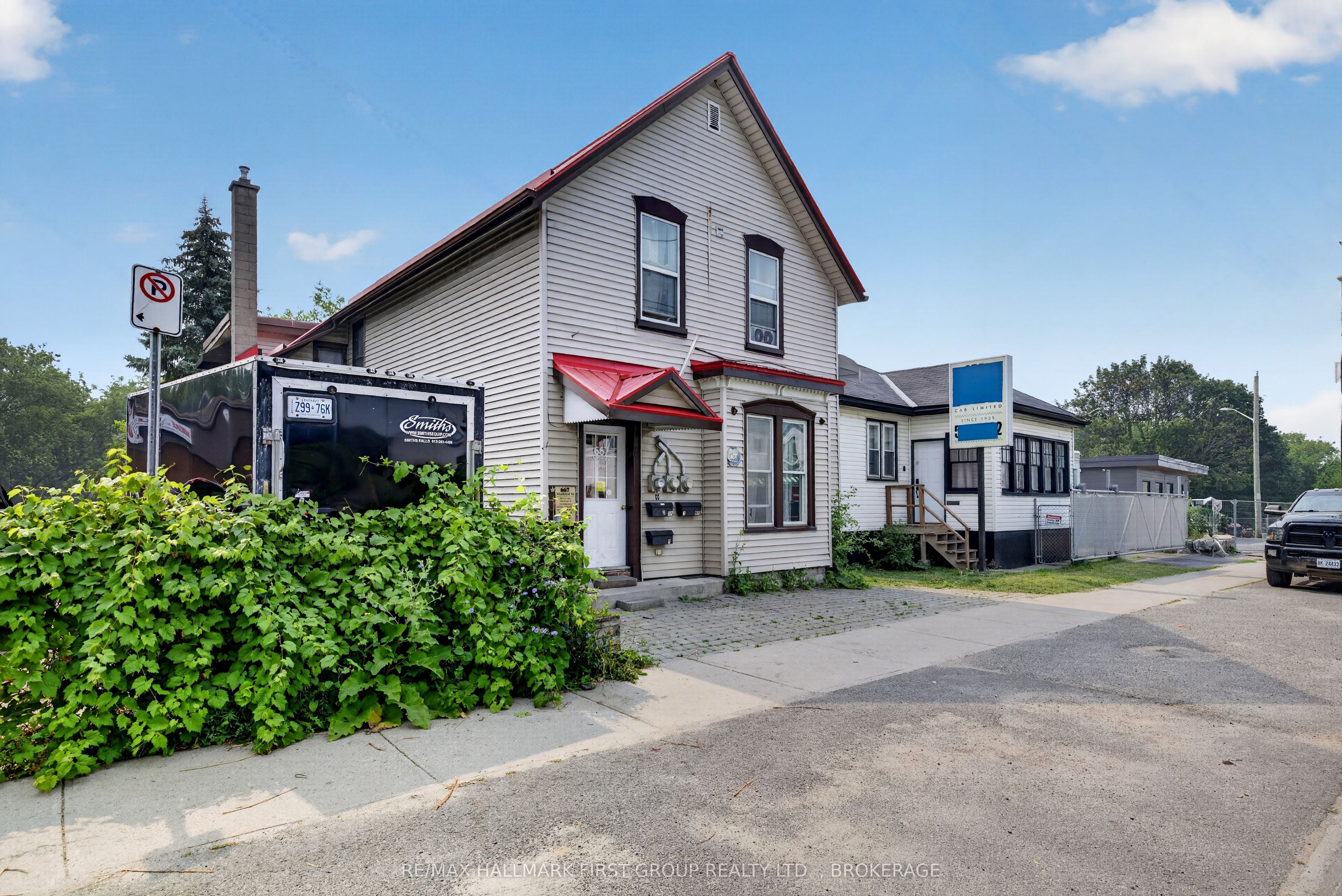 667 Montreal Street Property Photo 2