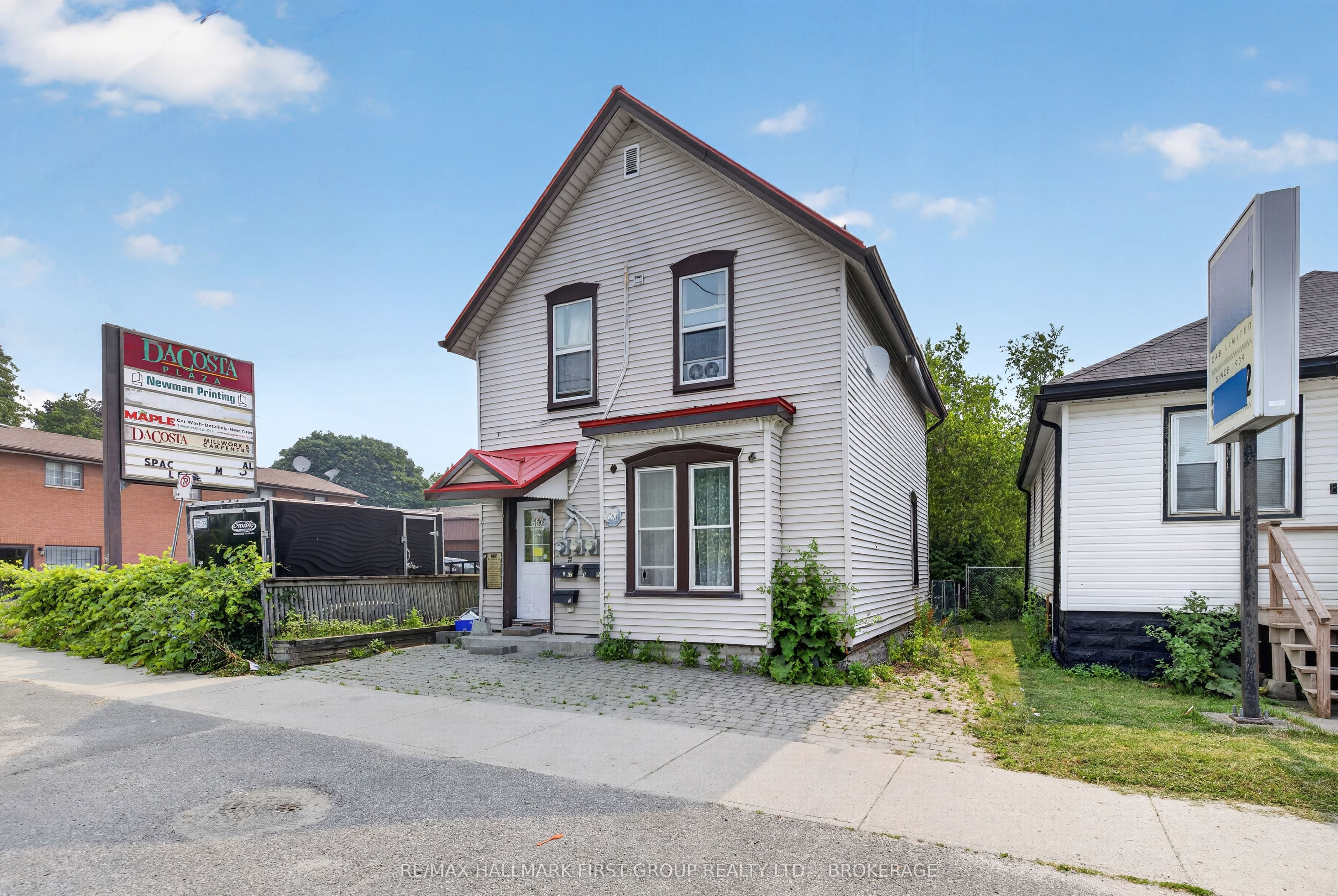 667 Montreal Street Property Photo 3