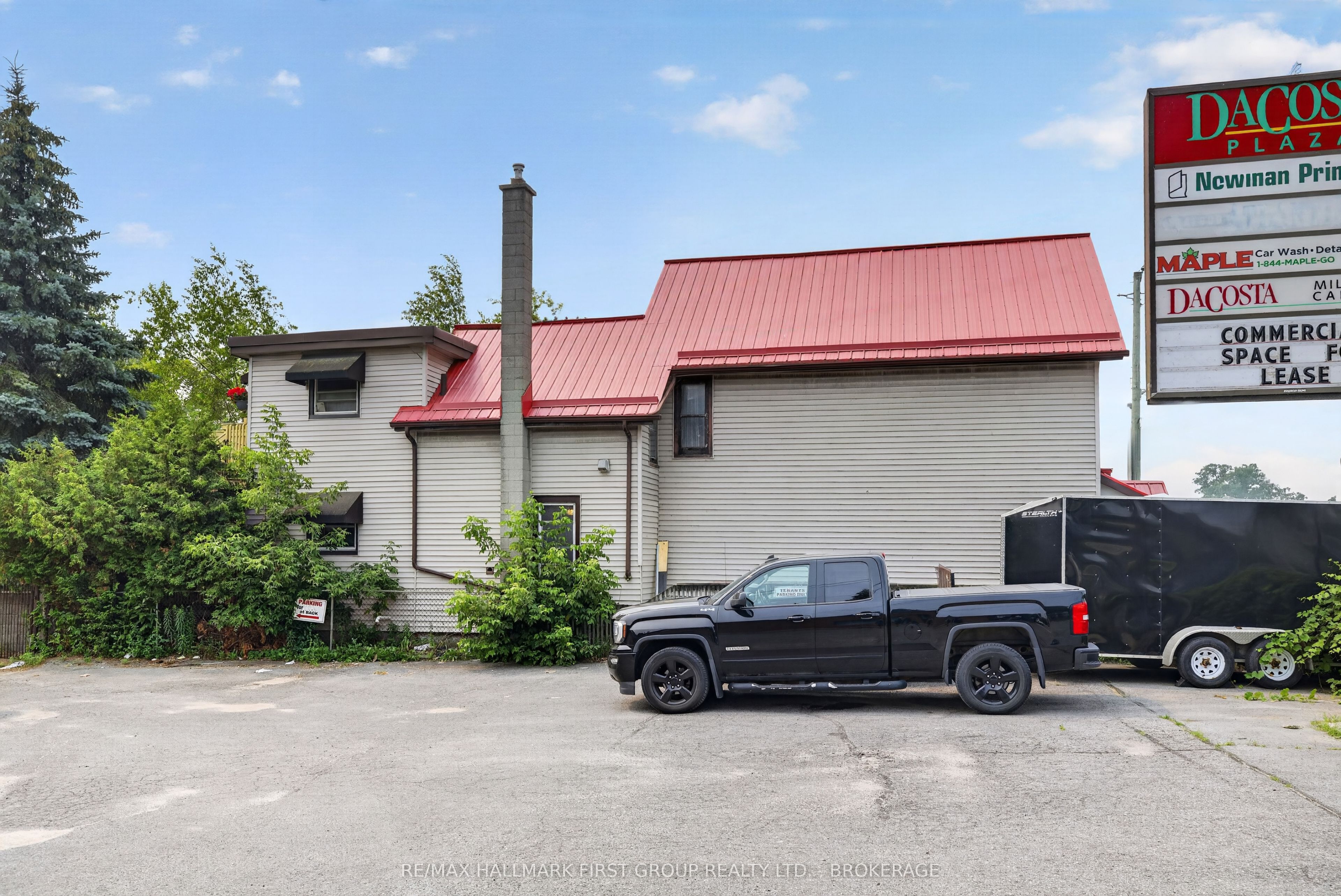 667 Montreal Street Property Photo 4