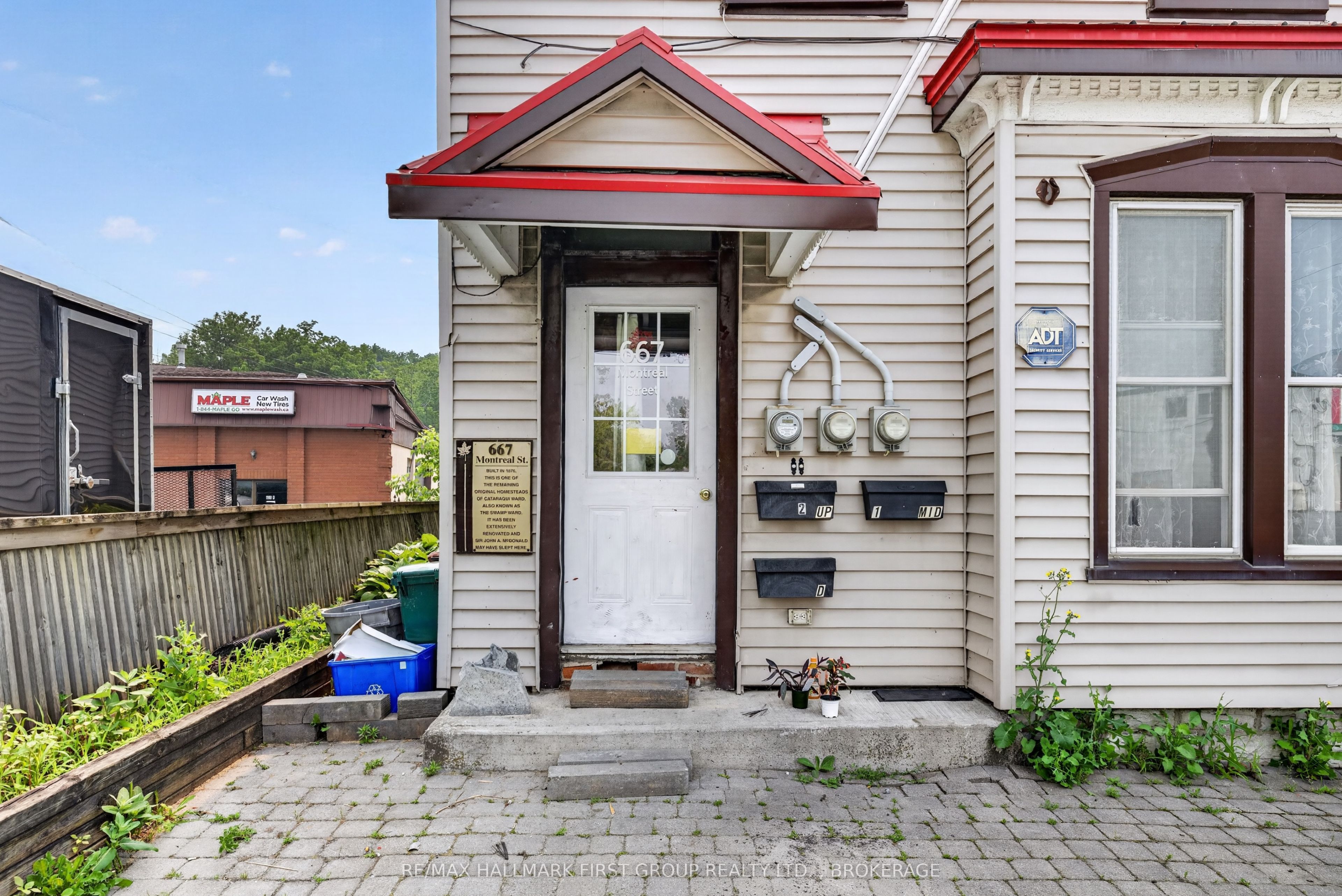 667 Montreal Street Property Photo 5