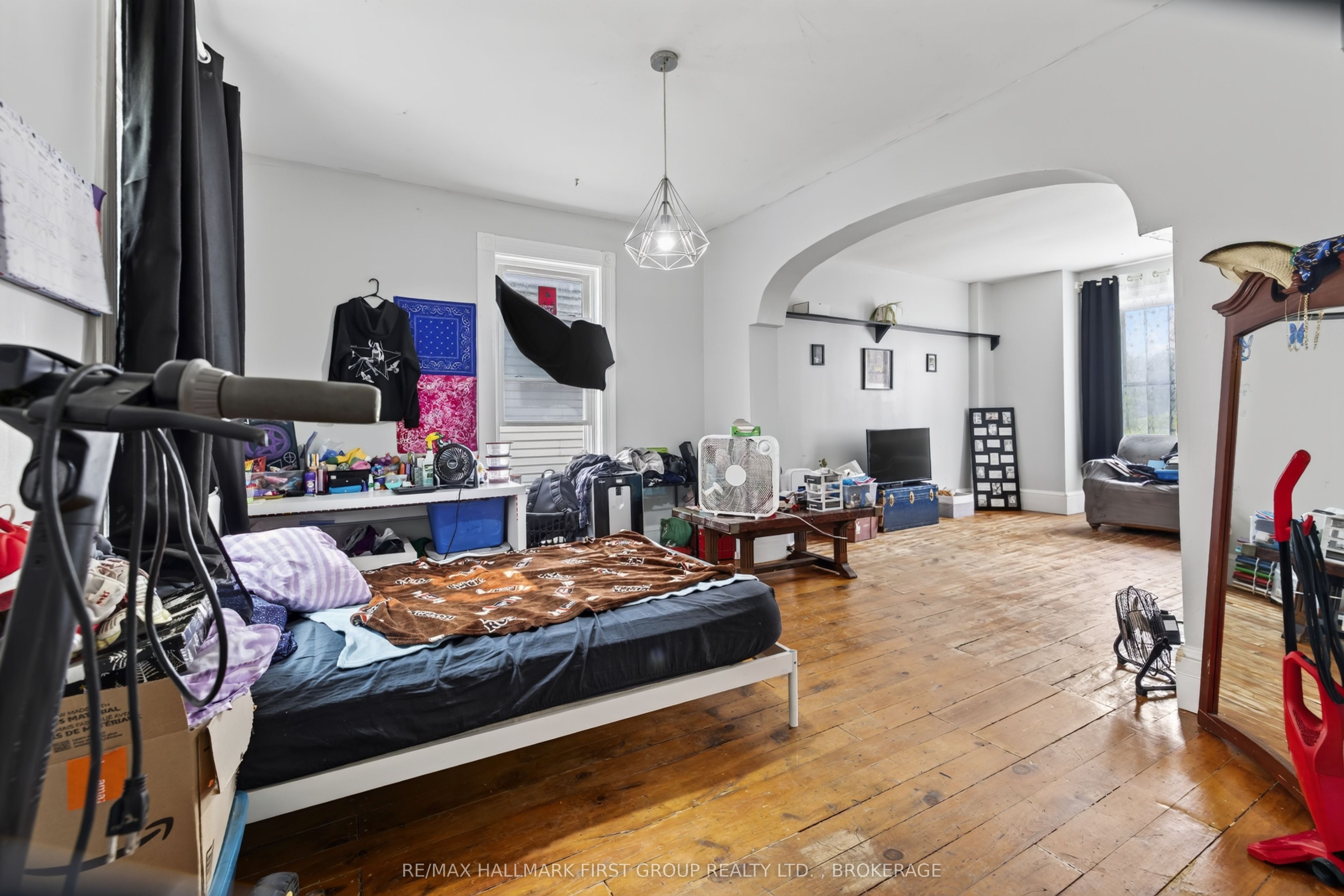 667 Montreal Street Property Photo 9
