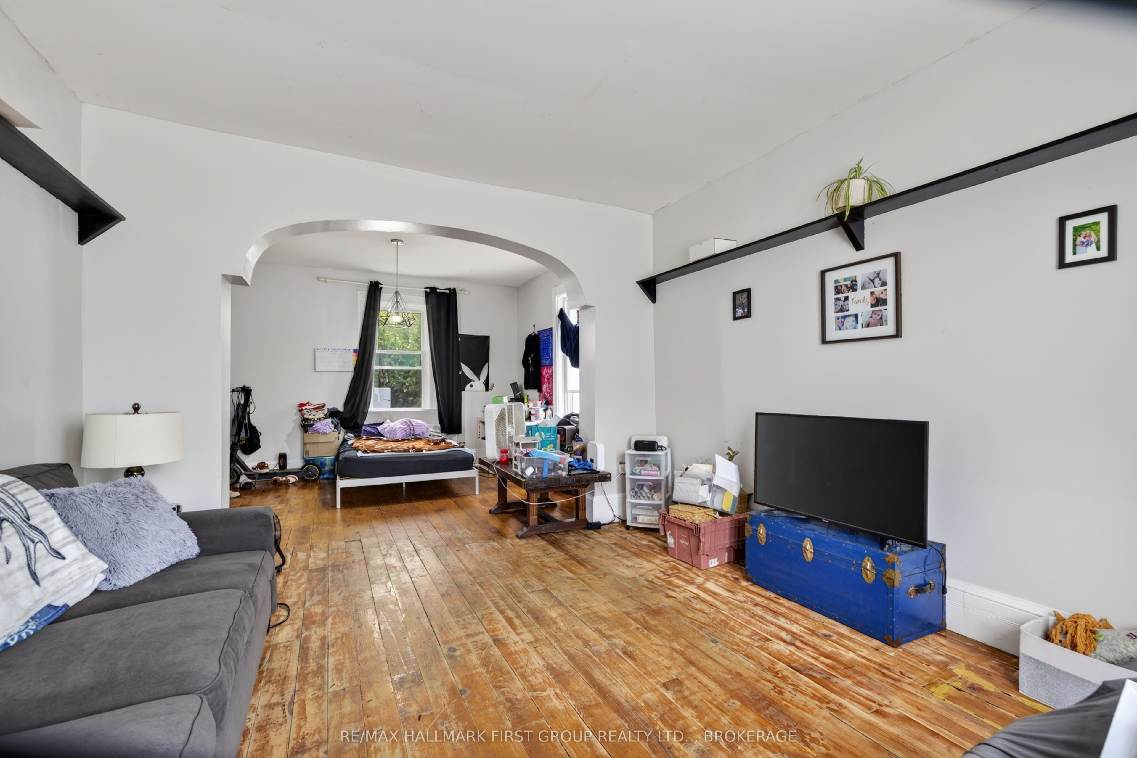 667 Montreal Street Property Photo 12