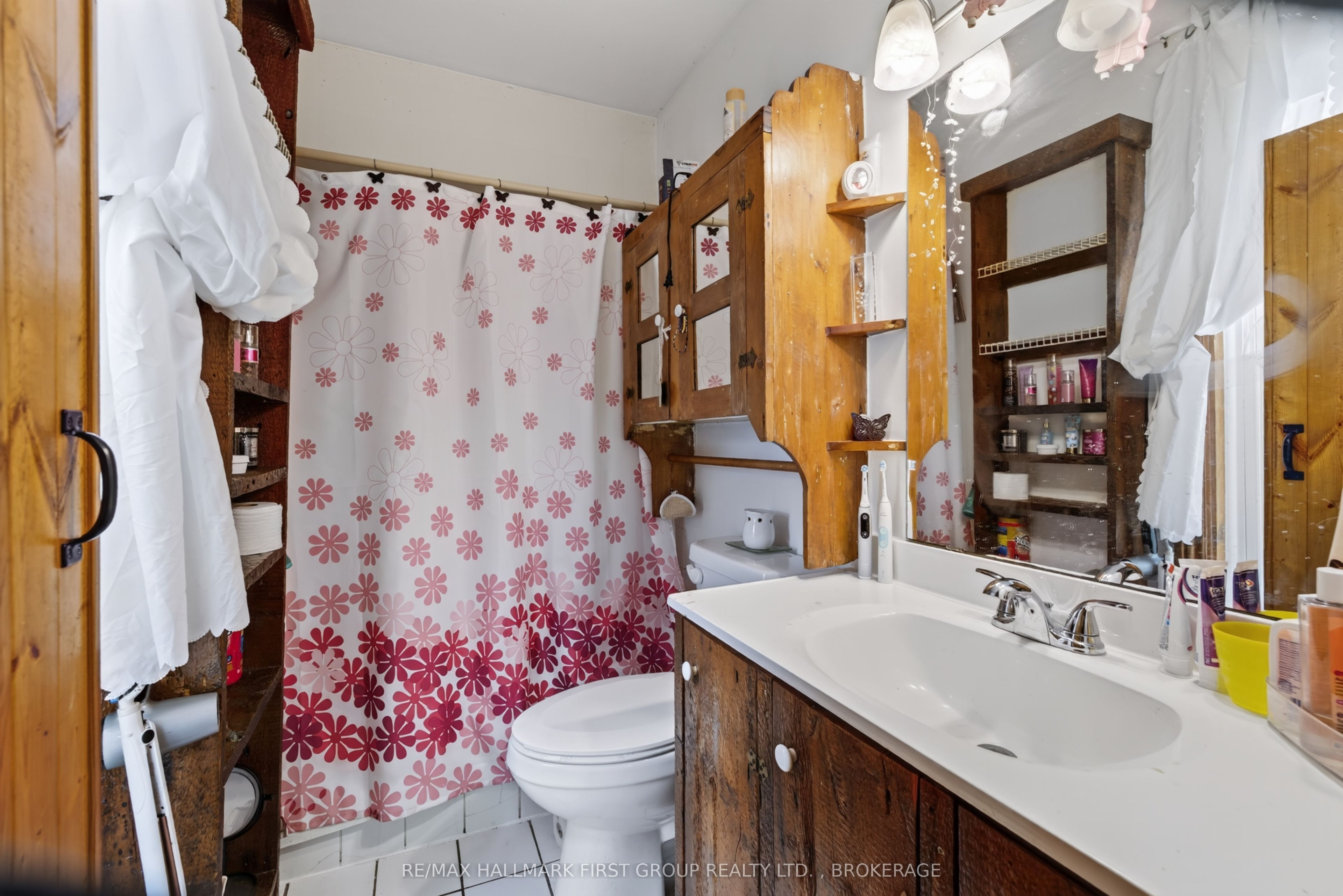 667 Montreal Street Property Photo 15