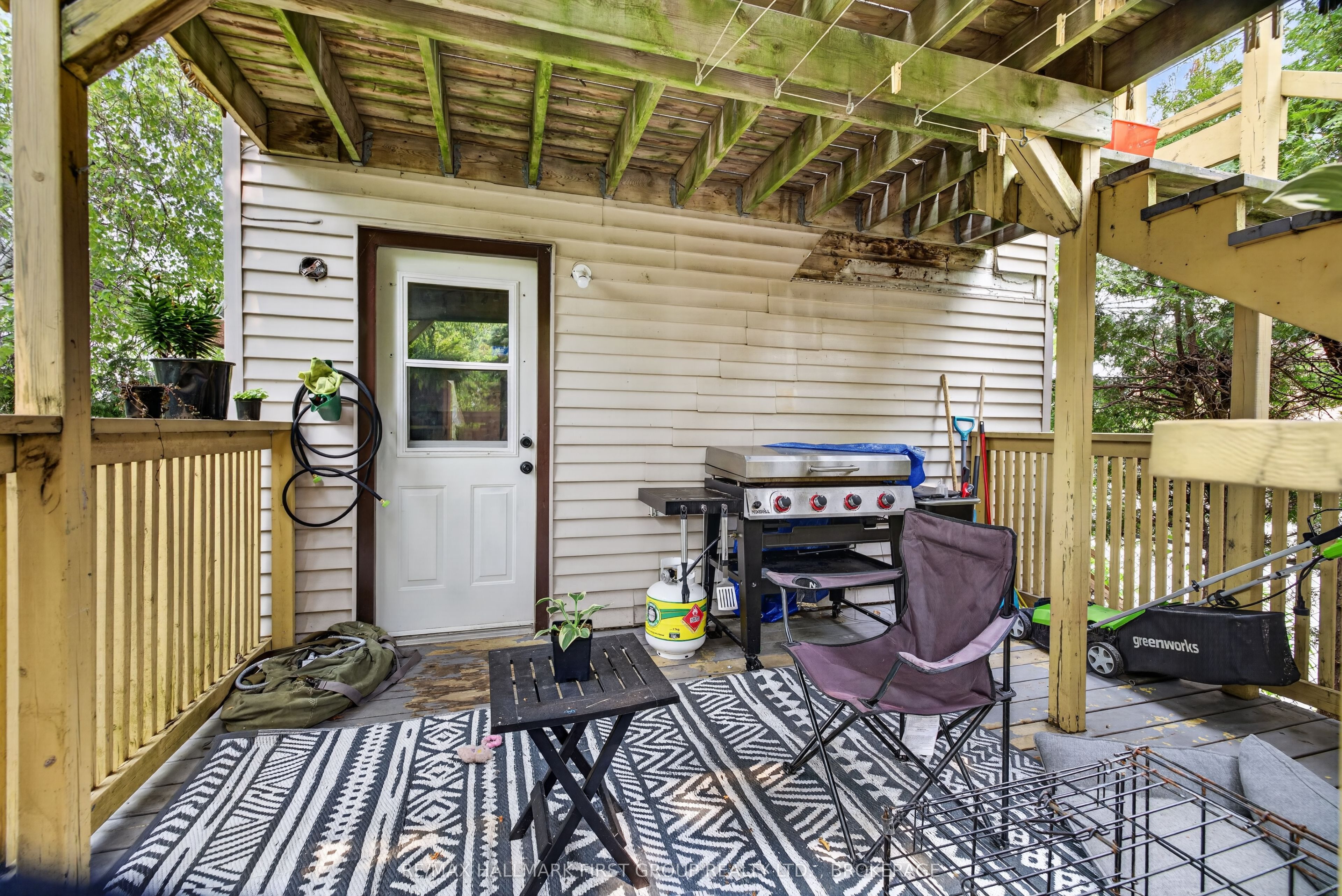 667 Montreal Street Property Photo 18