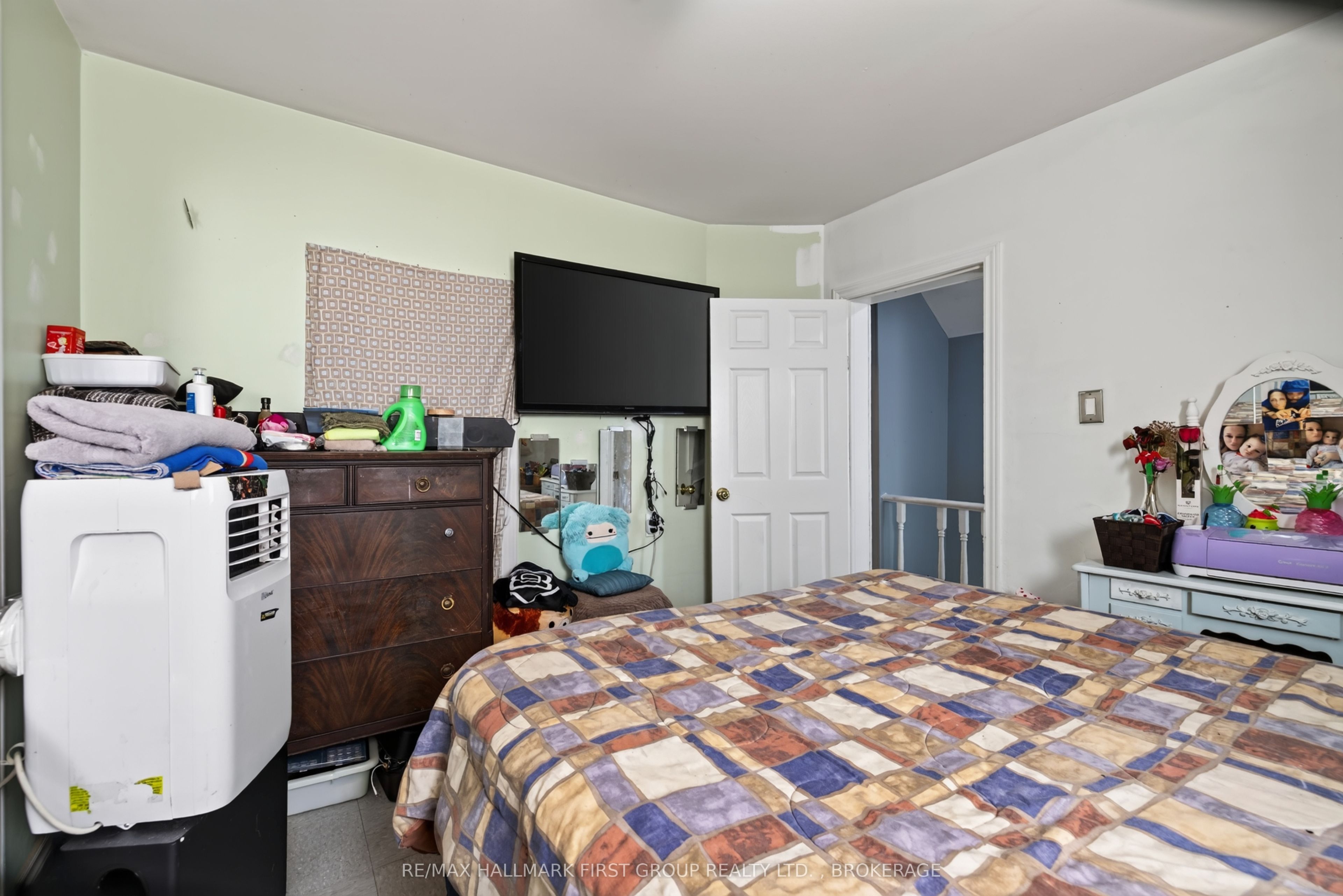 667 Montreal Street Property Photo 21