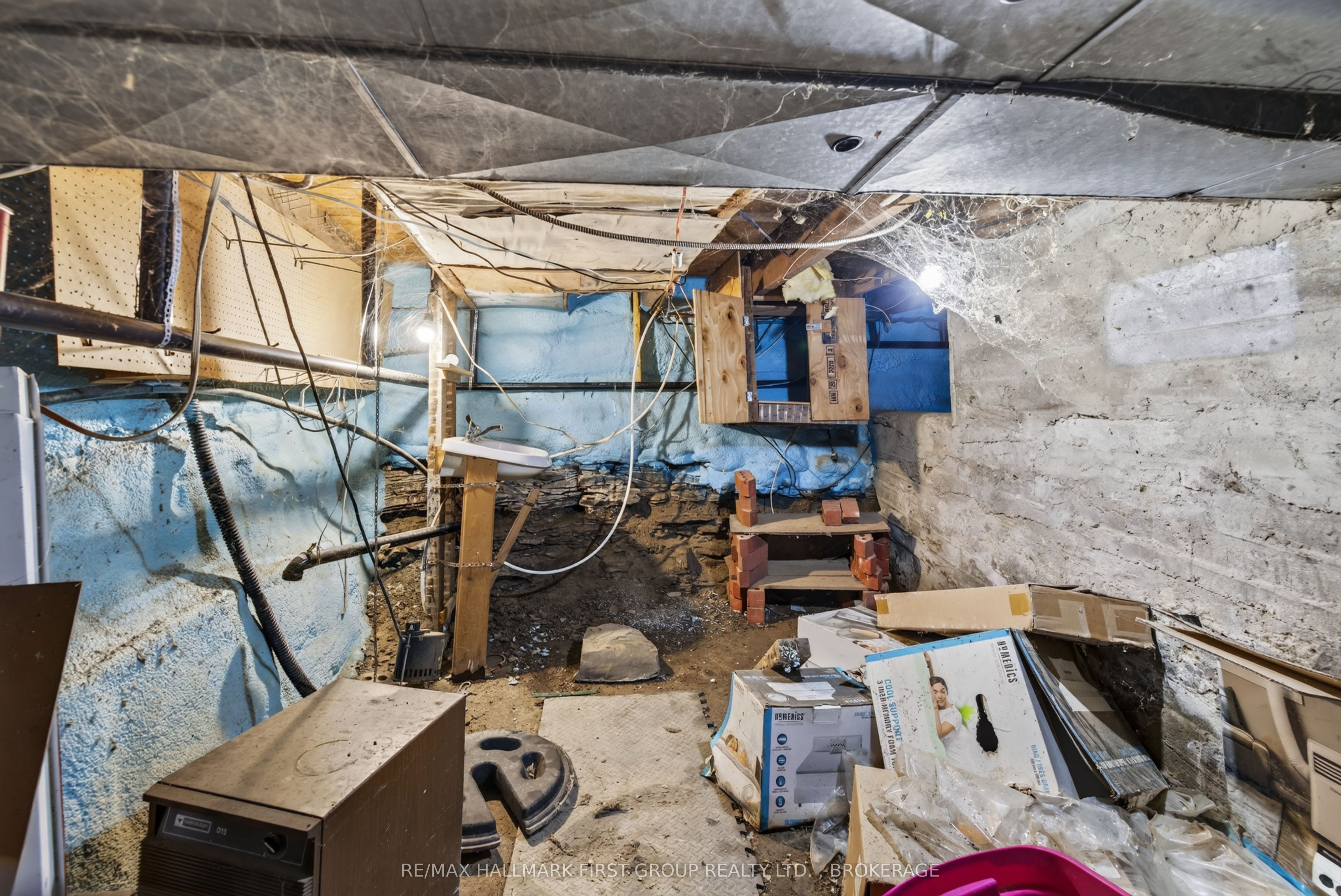 667 Montreal Street Property Photo 35