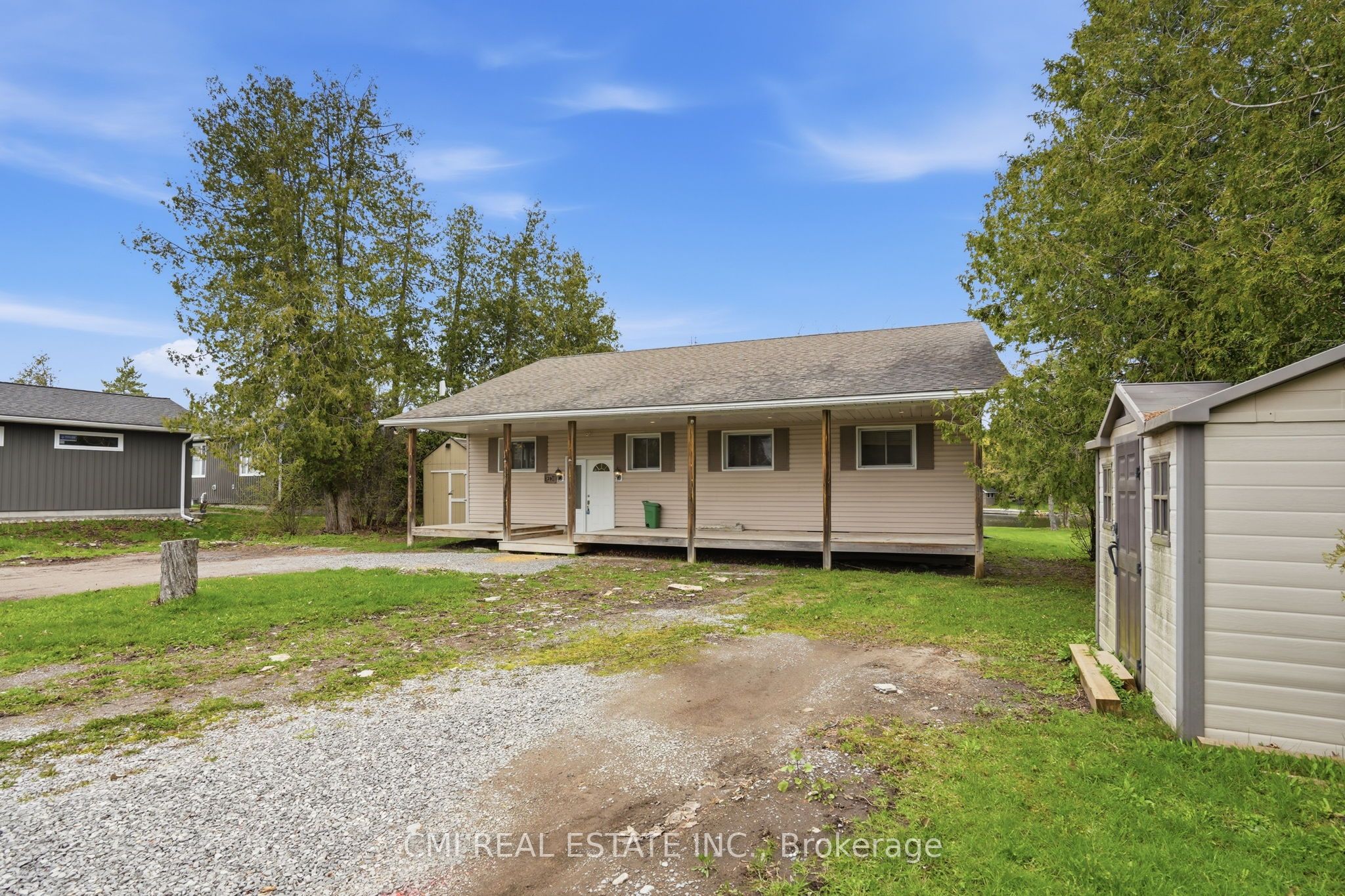 28 River Drive Property Photo 3