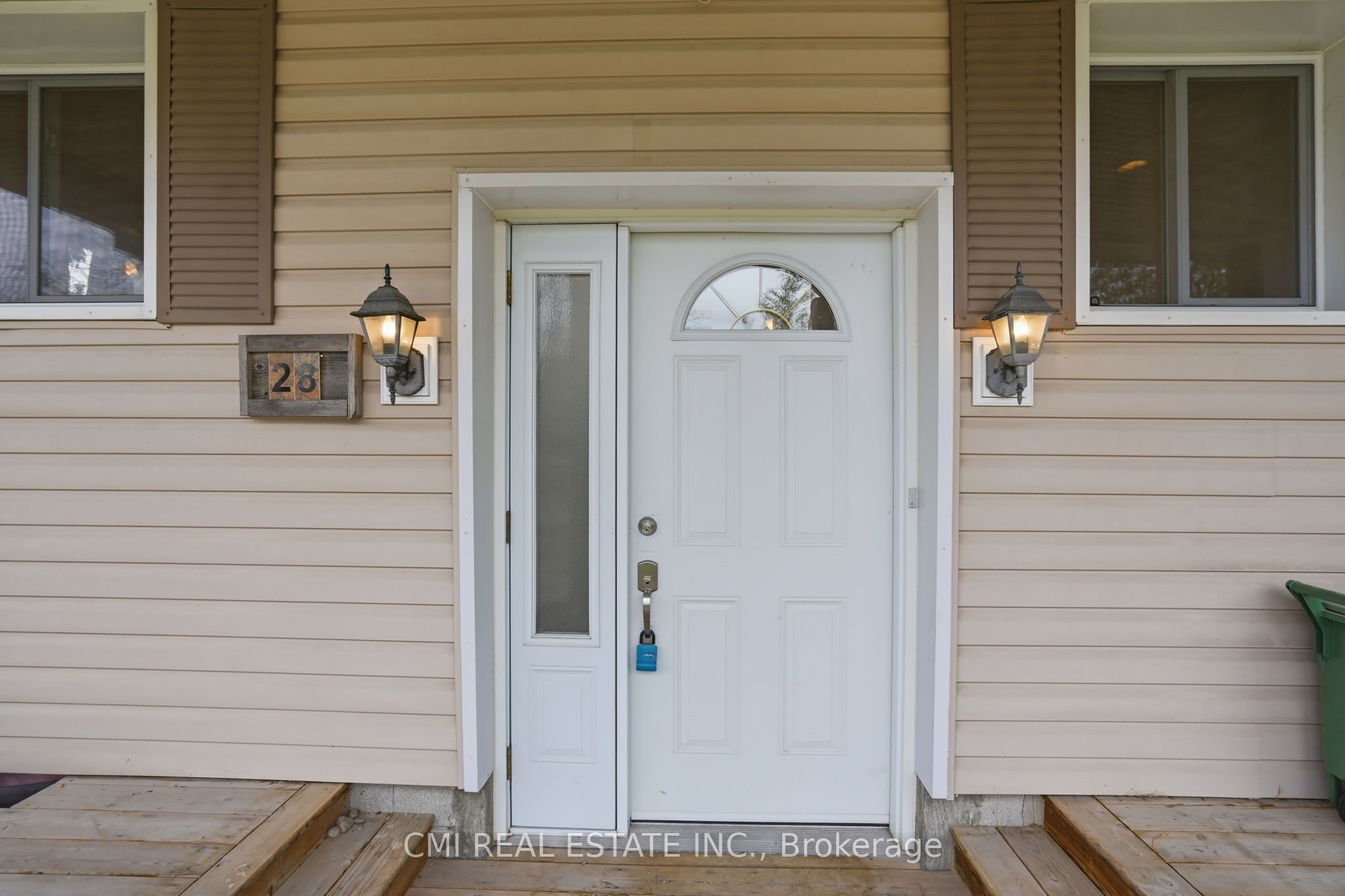 28 River Drive Property Photo 4