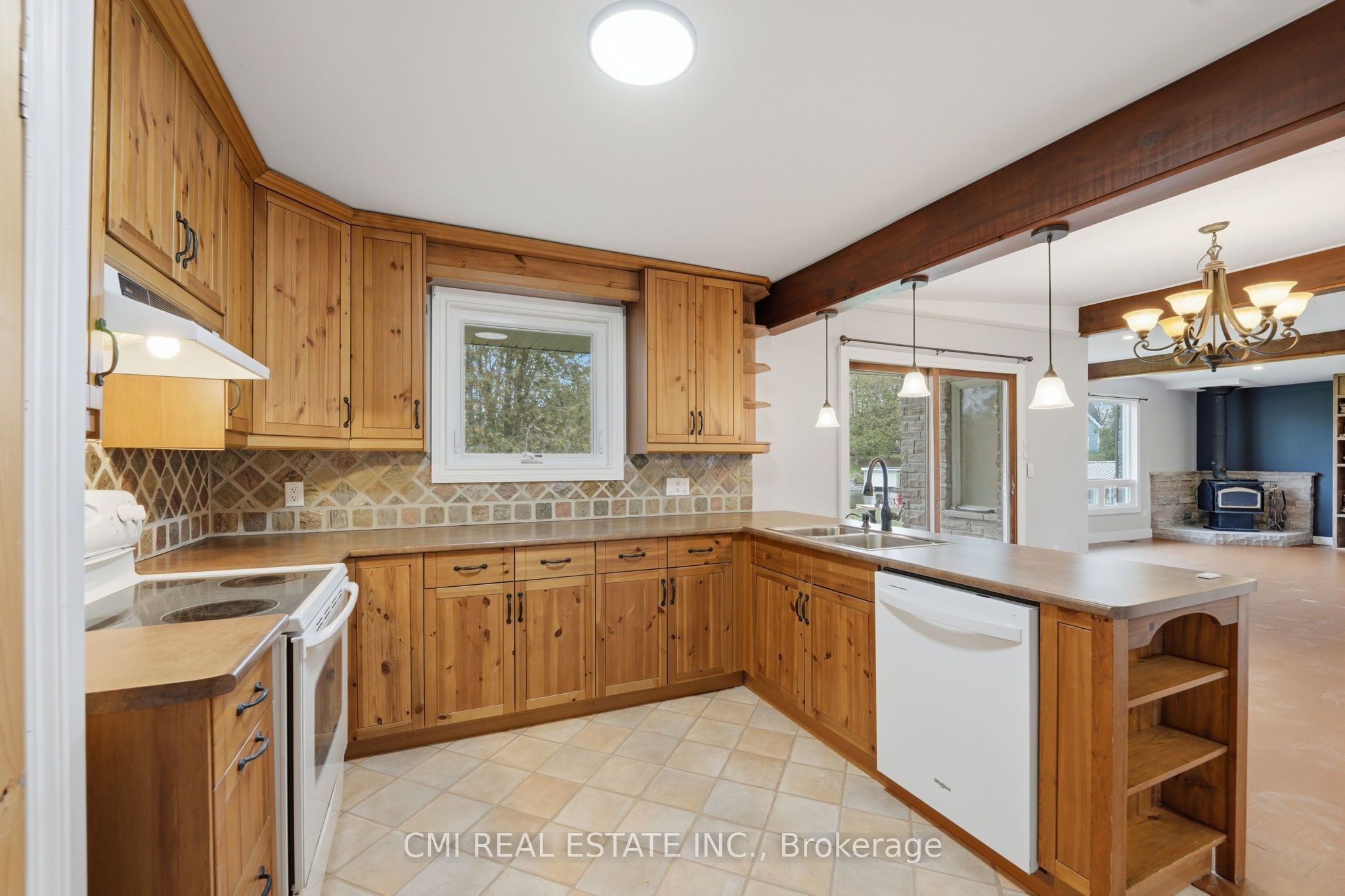 28 River Drive Property Photo 11