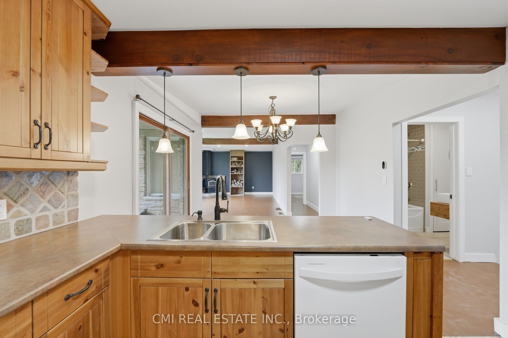 28 River Drive Property Photo 12