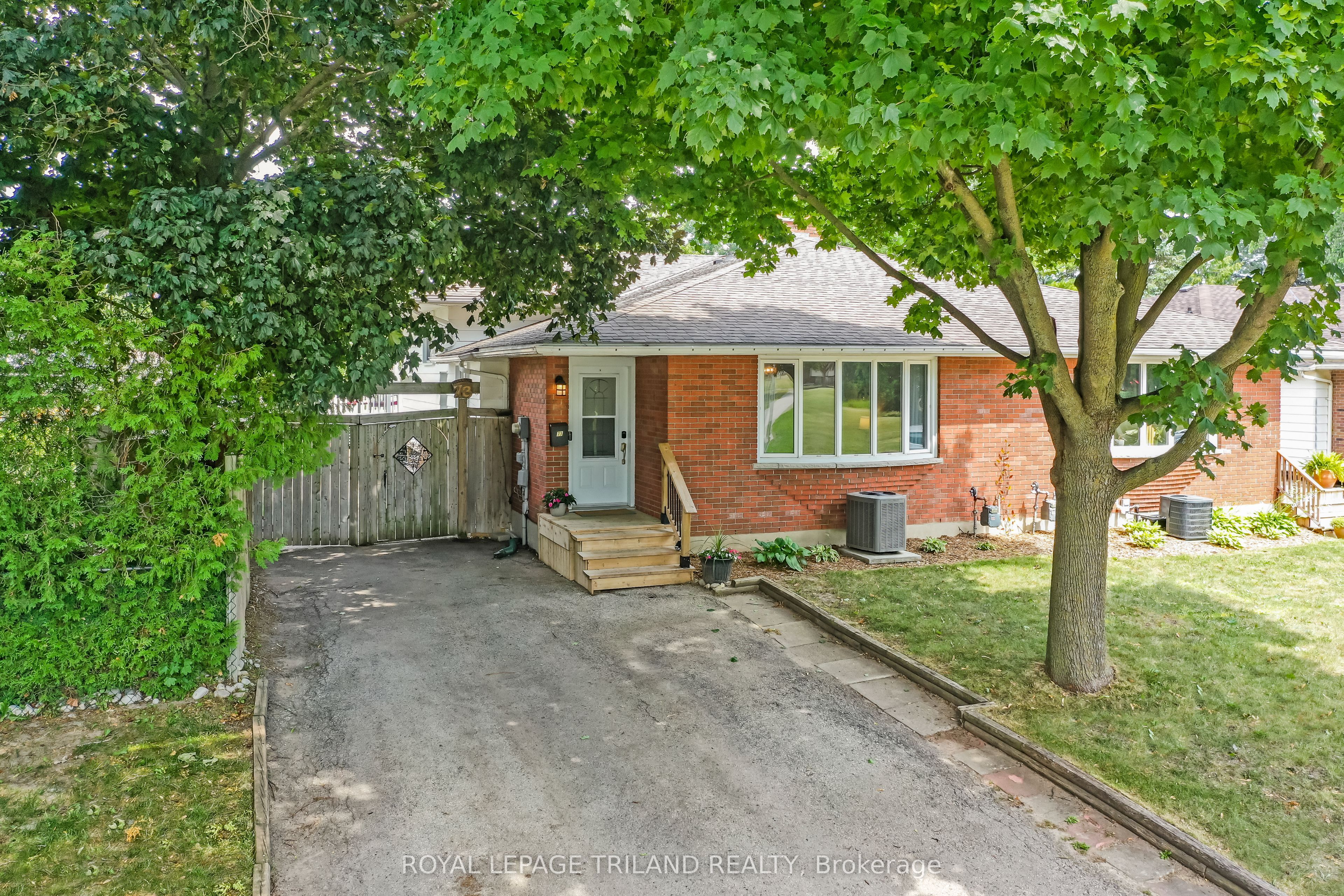 73 GENEVIVE Place Property Photo 1