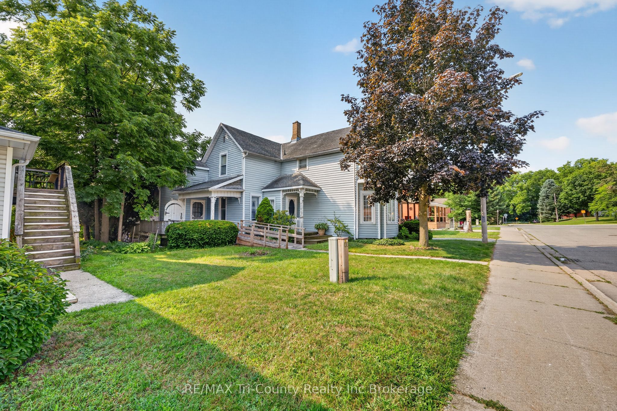 53 Brock Street W Property Photo 1
