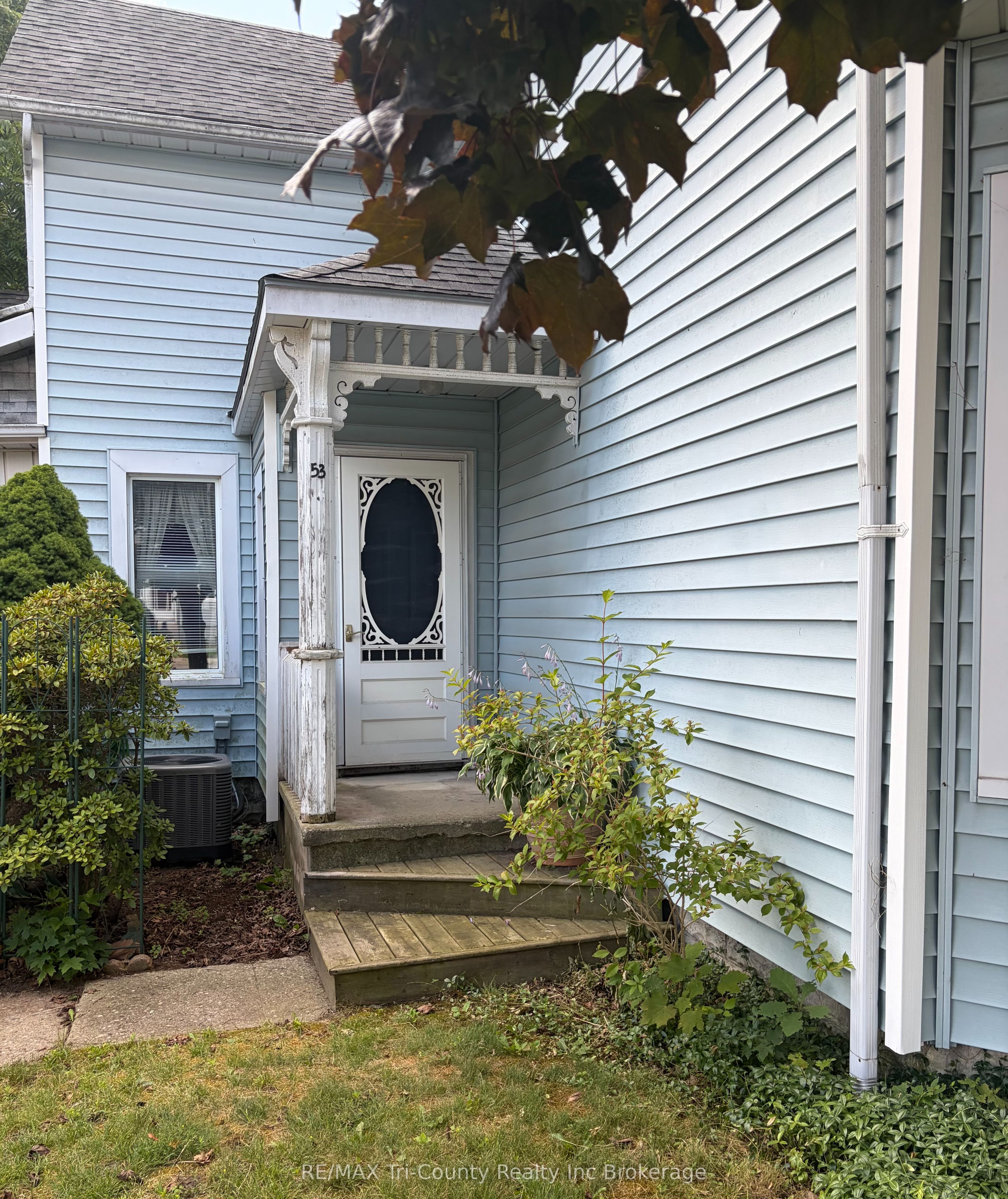 53 Brock Street W Property Photo 7