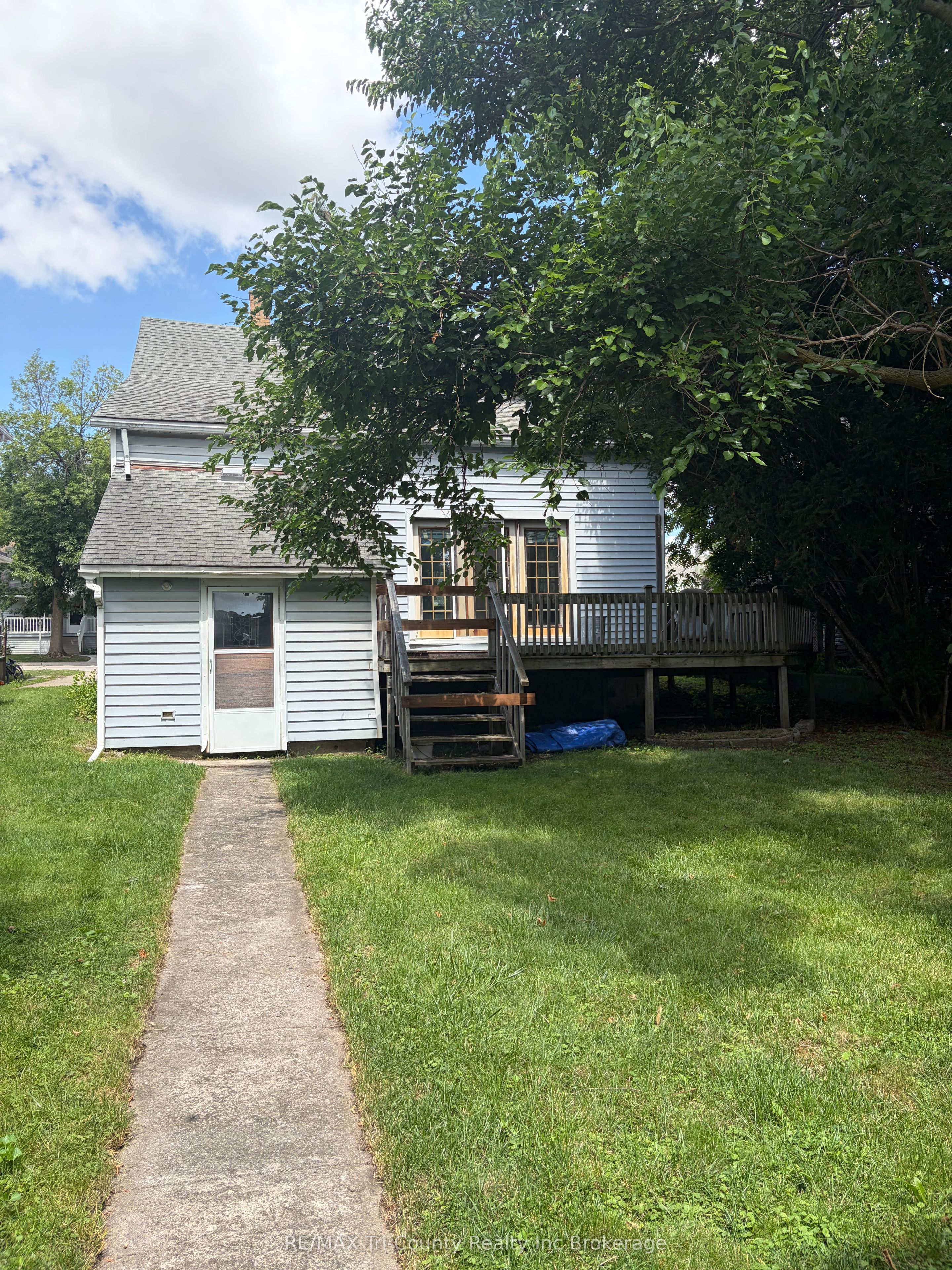 53 Brock Street W Property Photo 9