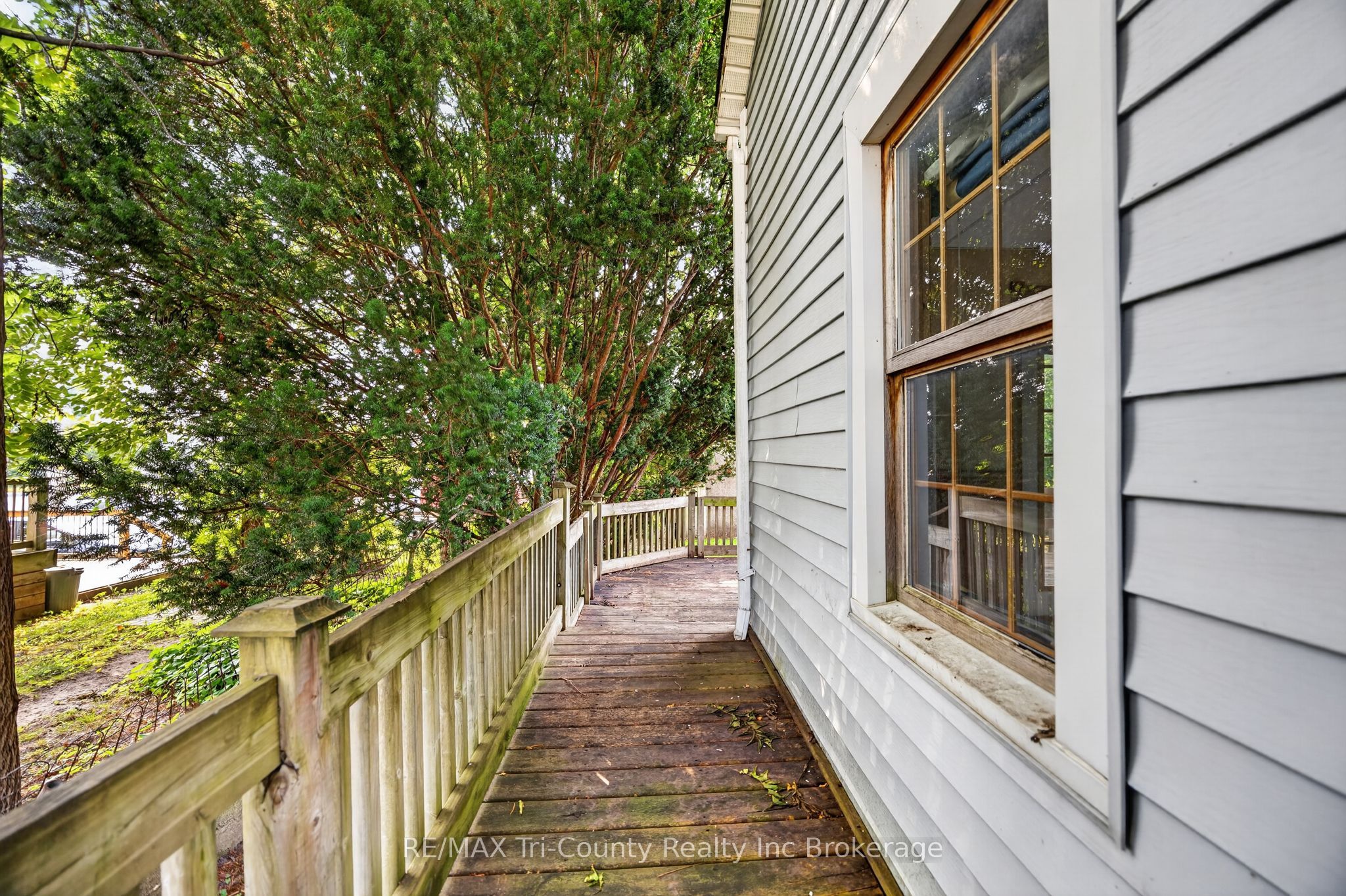 53 Brock Street W Property Photo 13