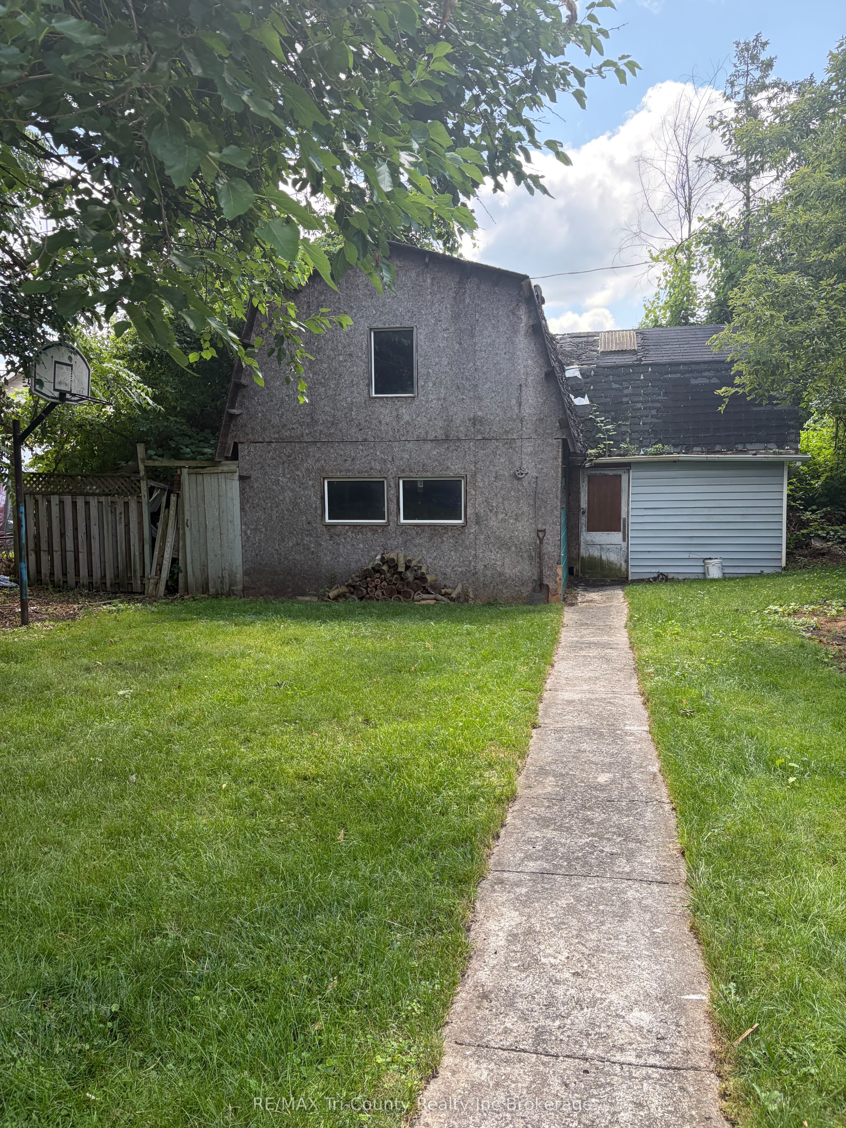 53 Brock Street W Property Photo 14
