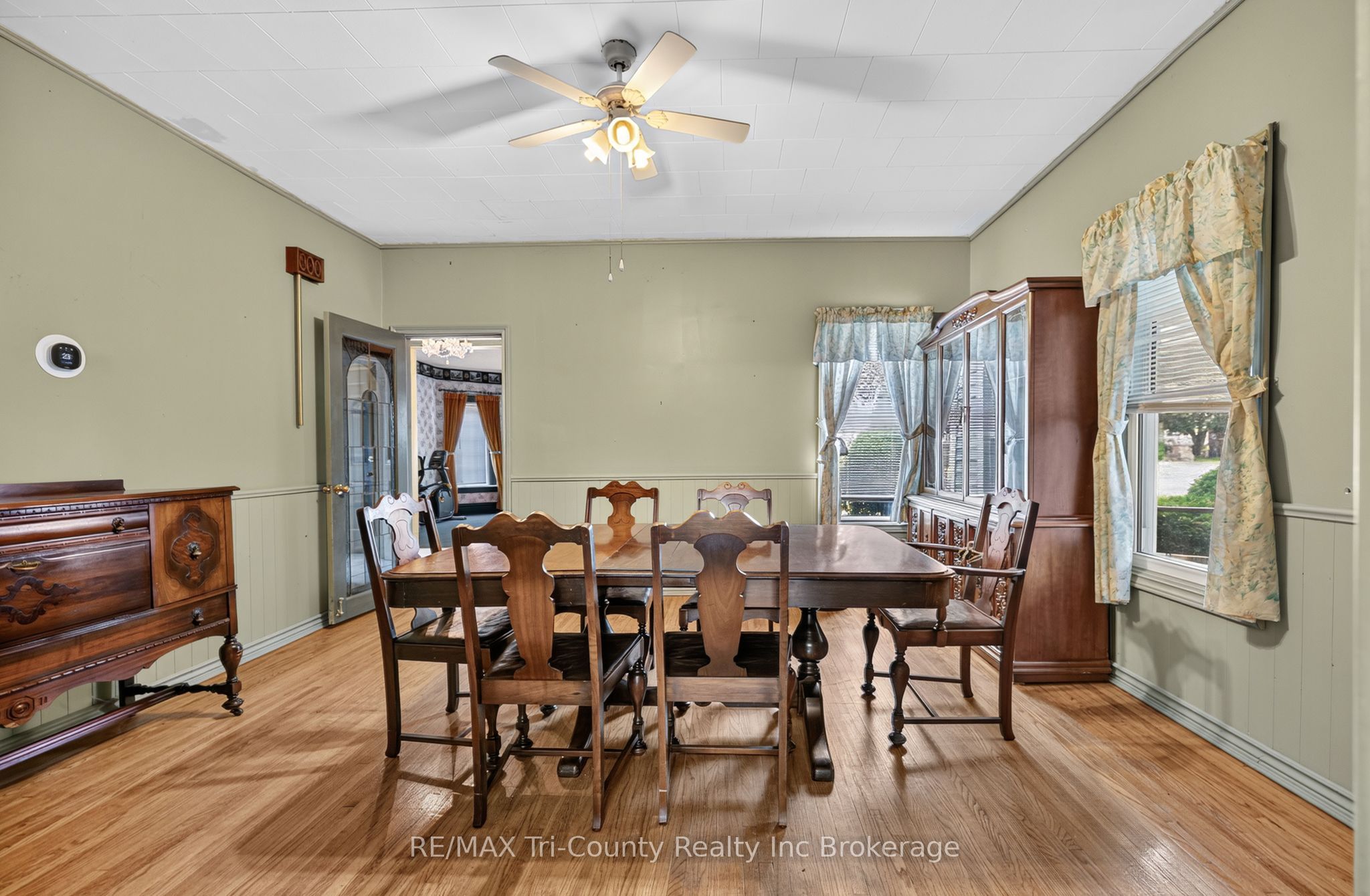 53 Brock Street W Property Photo 26