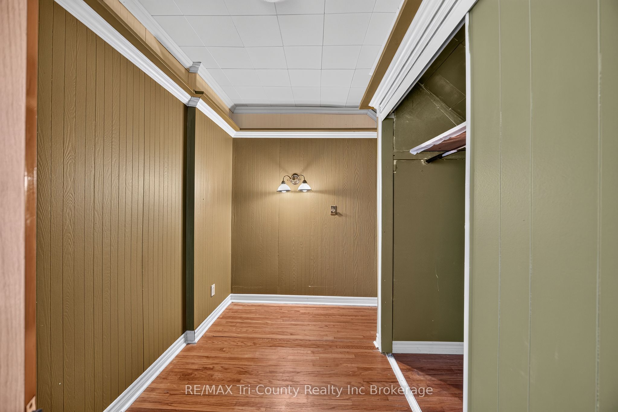 53 Brock Street W Property Photo 33