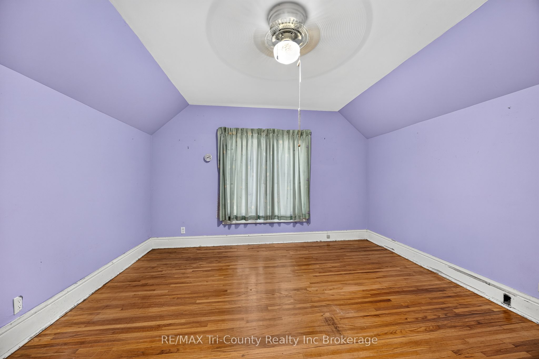 53 Brock Street W Property Photo 35