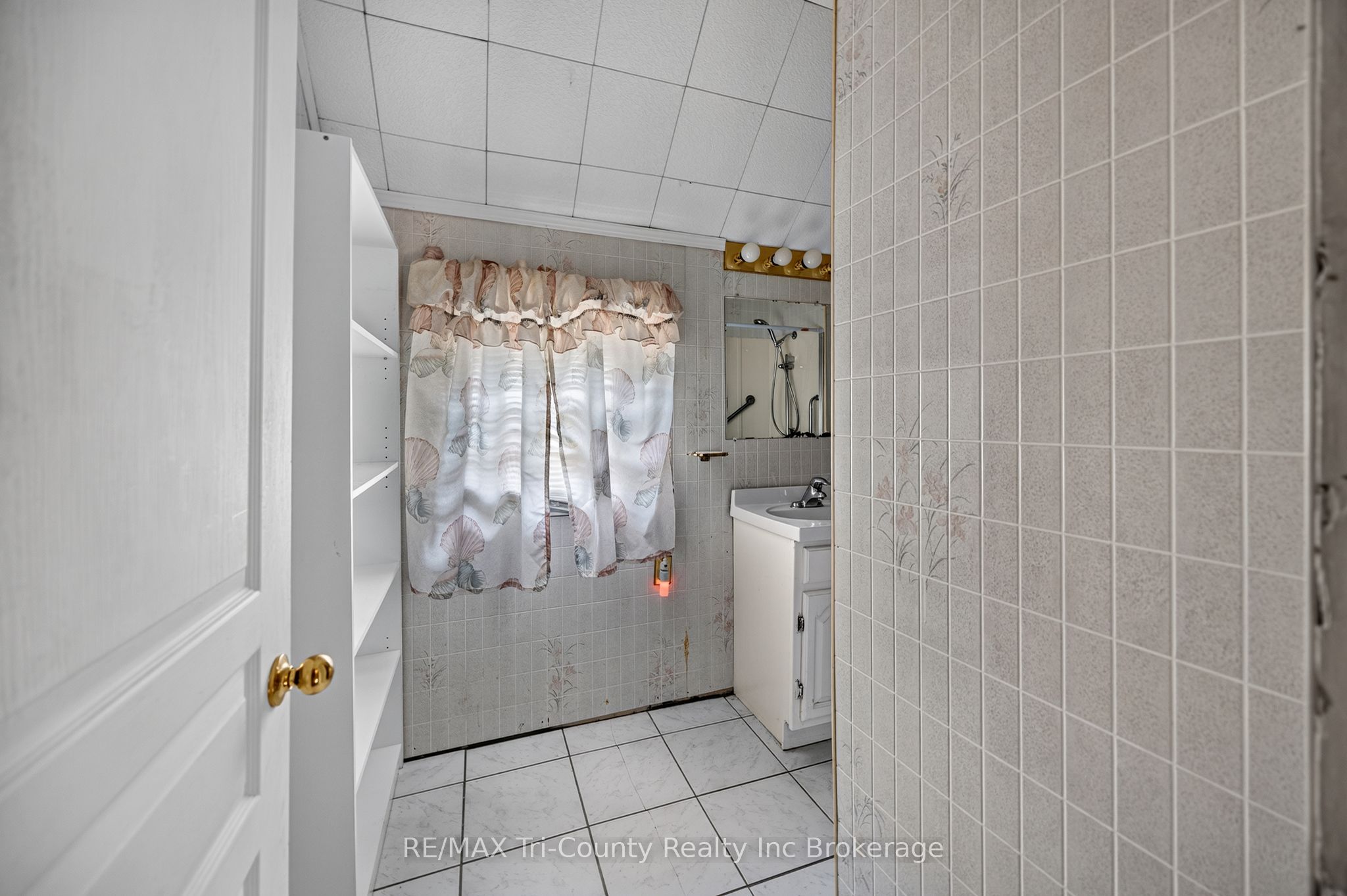 53 Brock Street W Property Photo 39