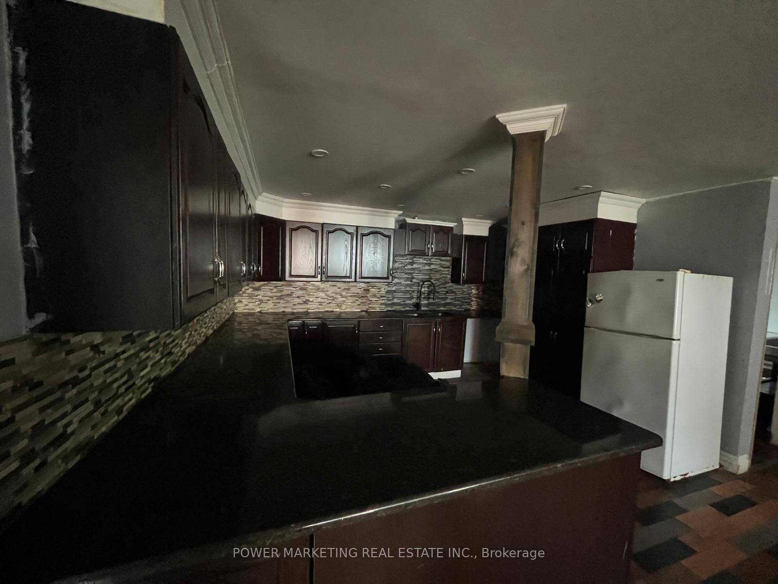 737 Main Street Property Photo 6