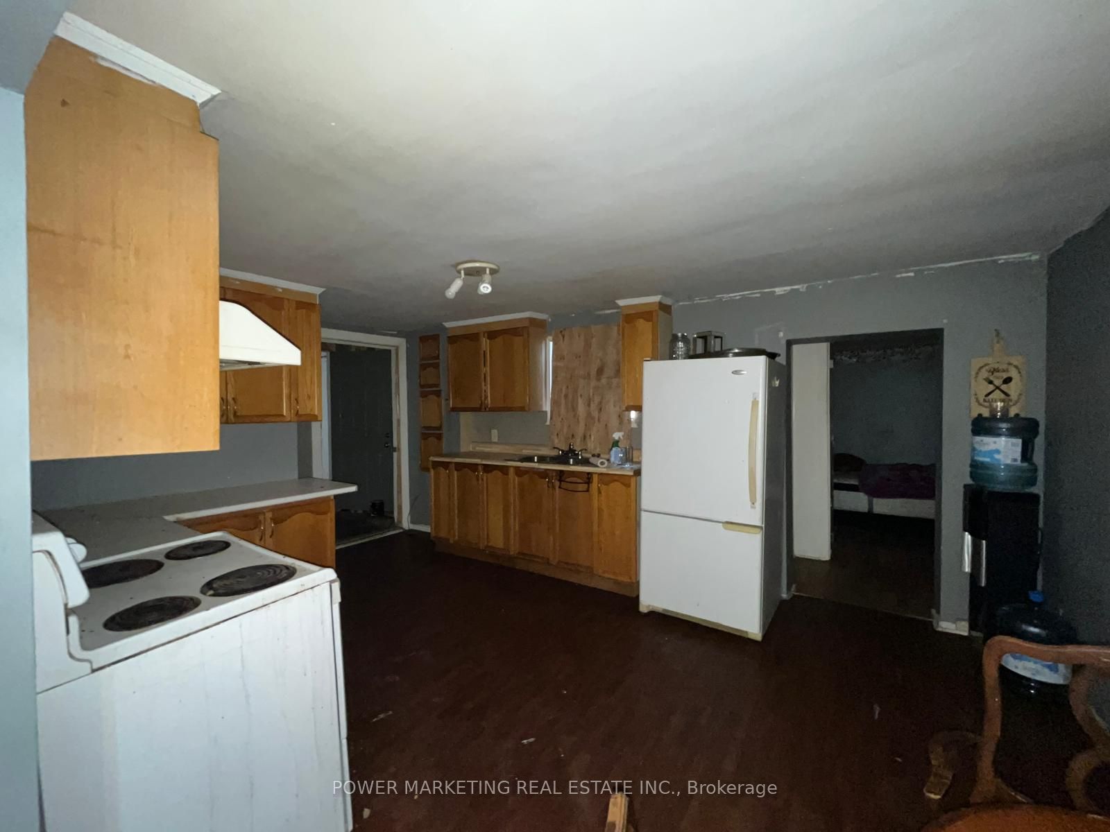 737 Main Street Property Photo 9
