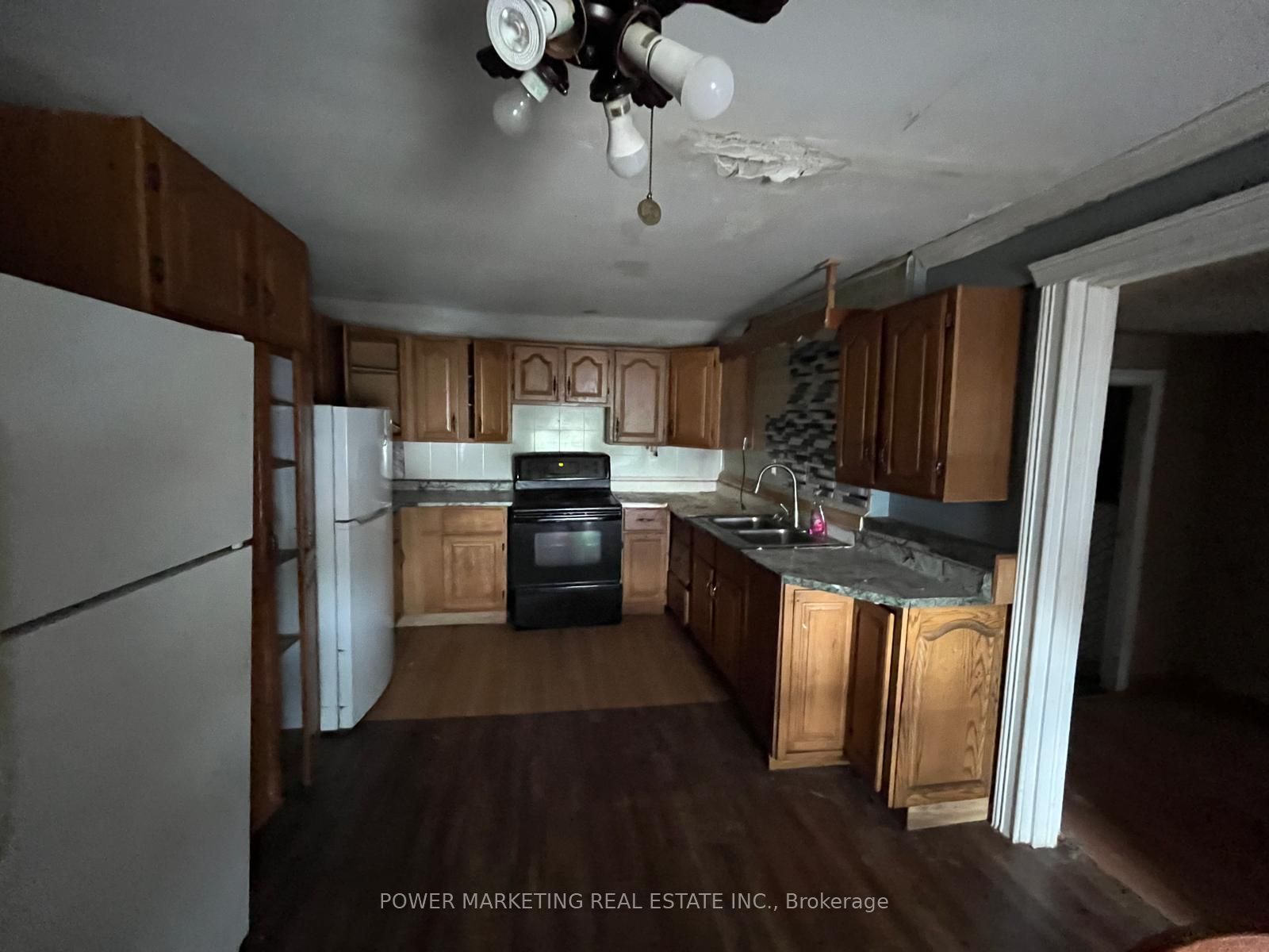 737 Main Street Property Photo 13