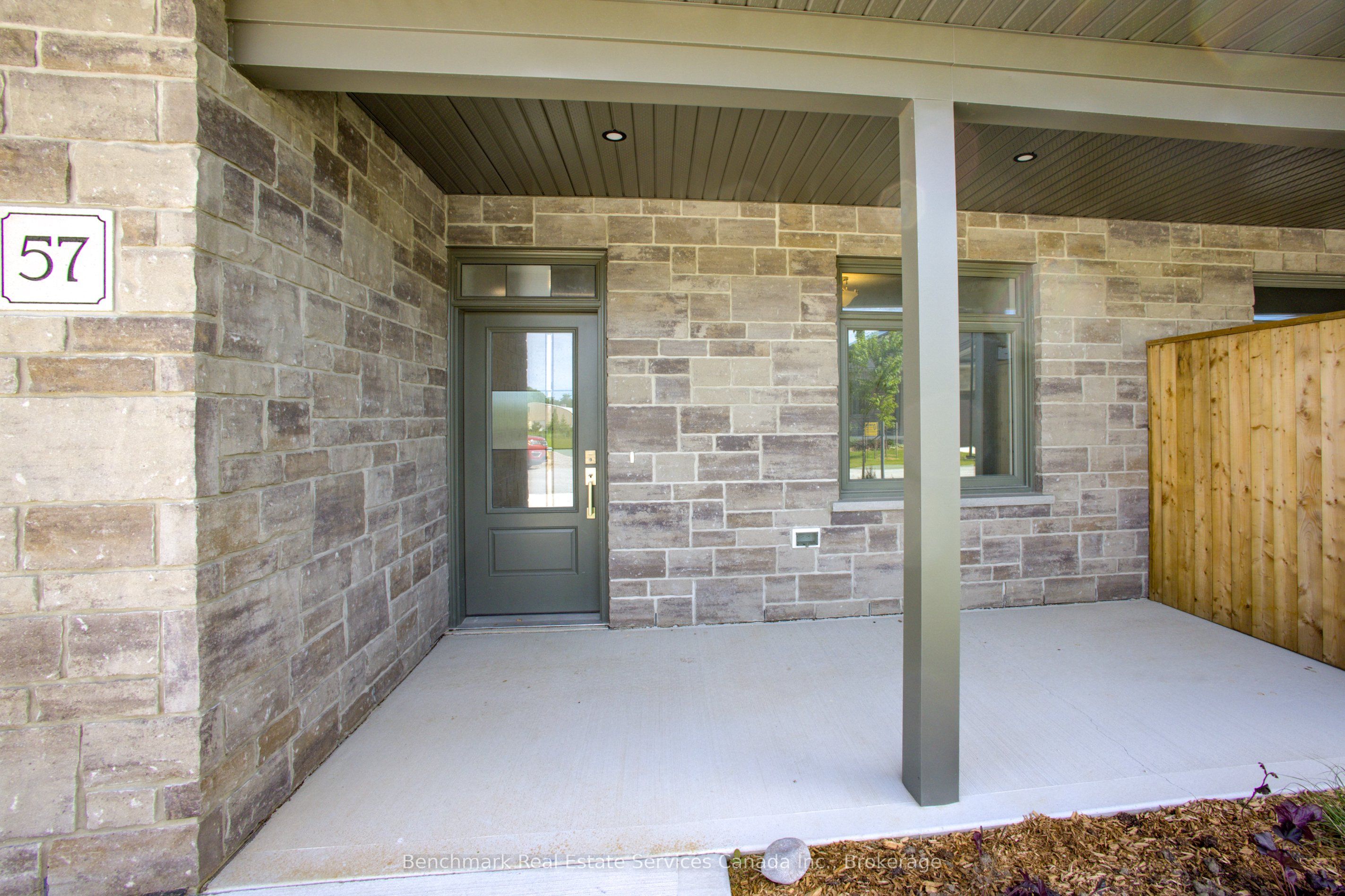 57 Cavalier Crescent Property Photo 4