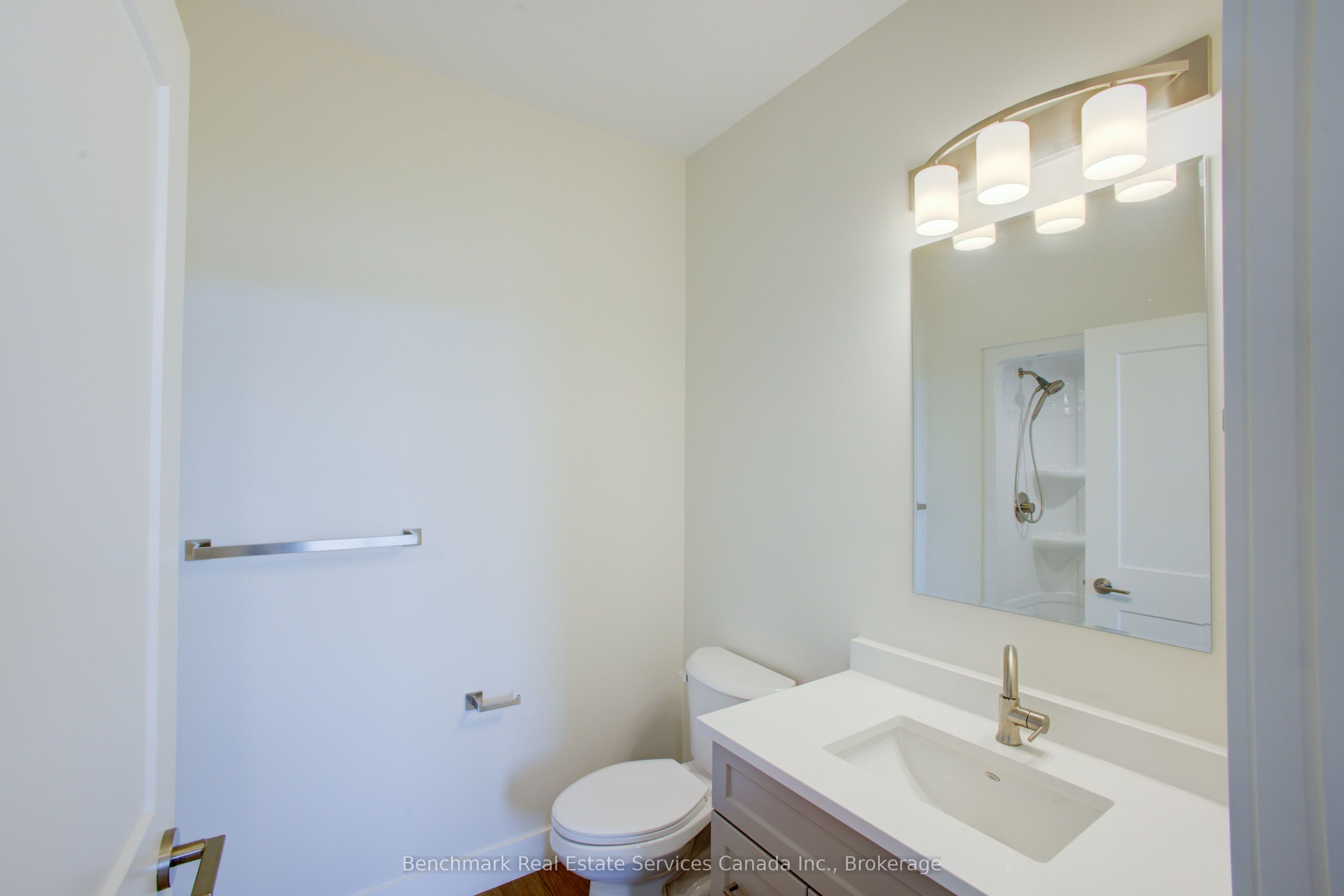 57 Cavalier Crescent Property Photo 8