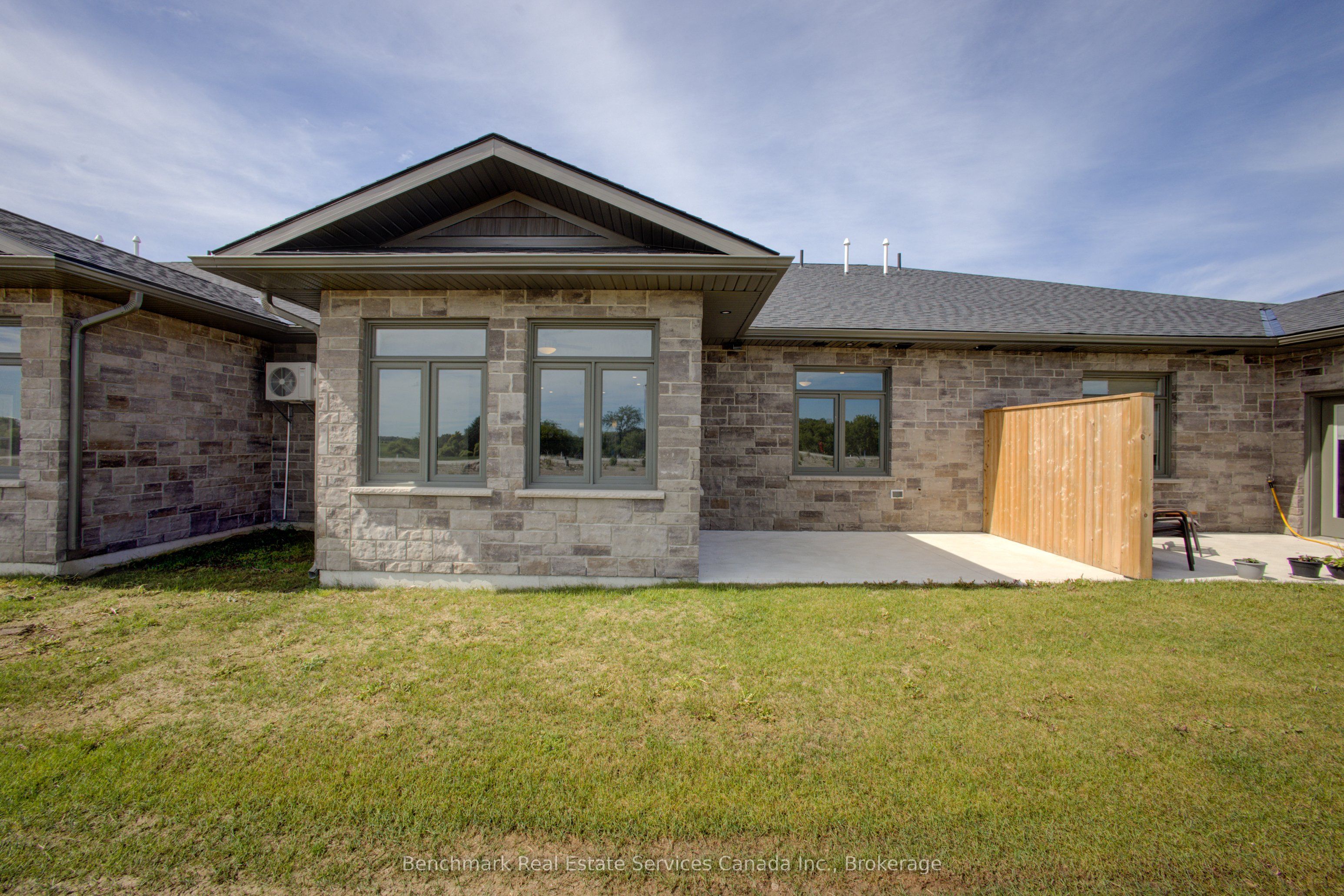 57 Cavalier Crescent Property Photo 37