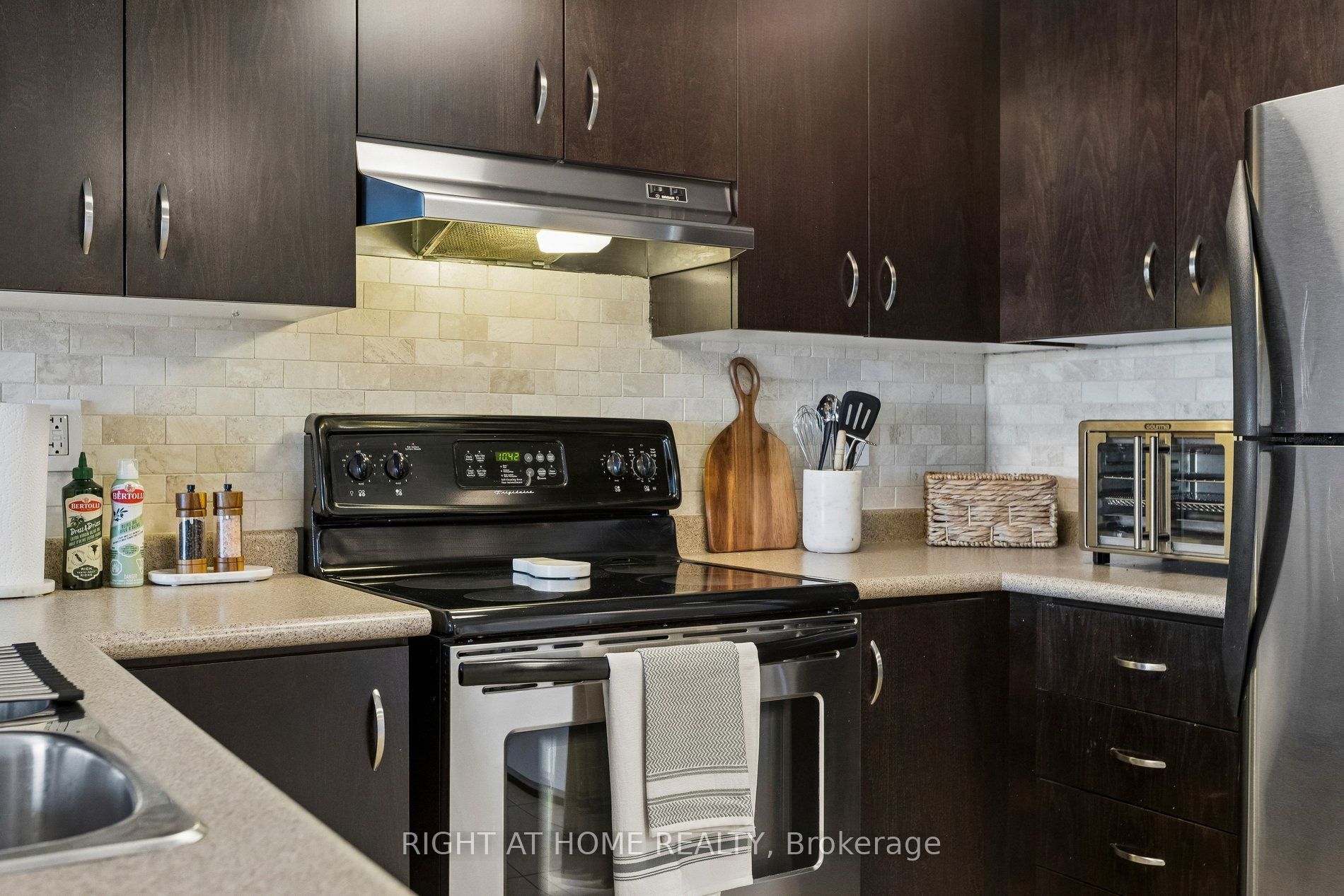 37 Goodwin Drive 404 Property Photo 15