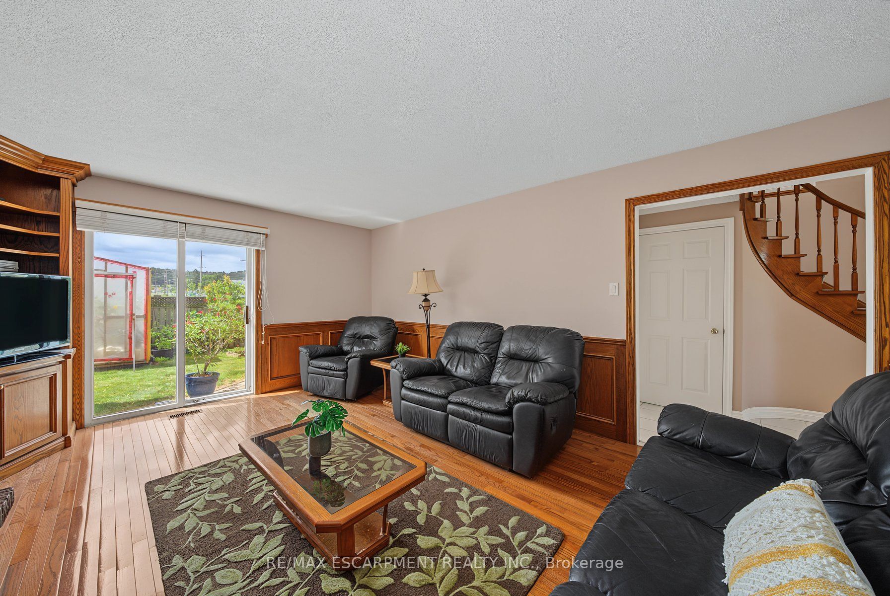 2 Cresthaven Drive Property Photo 7