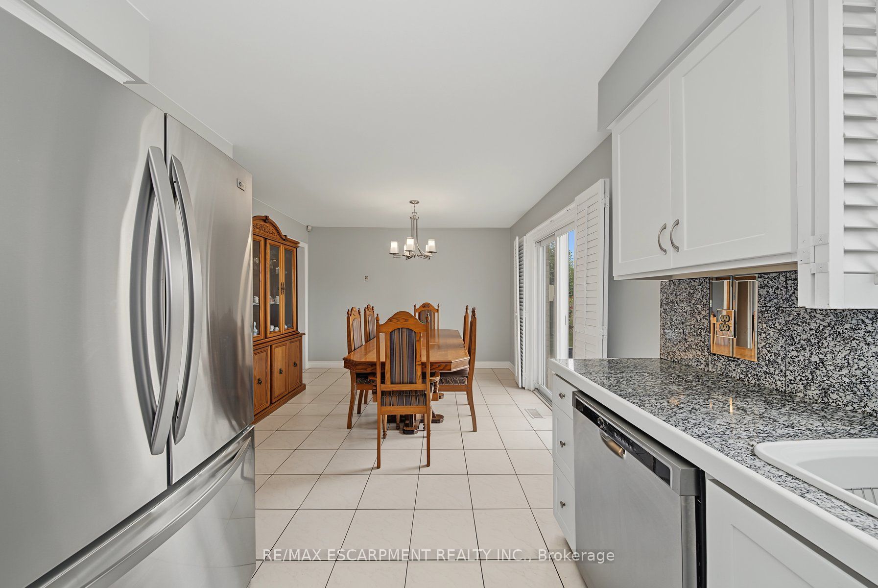 2 Cresthaven Drive Property Photo 13