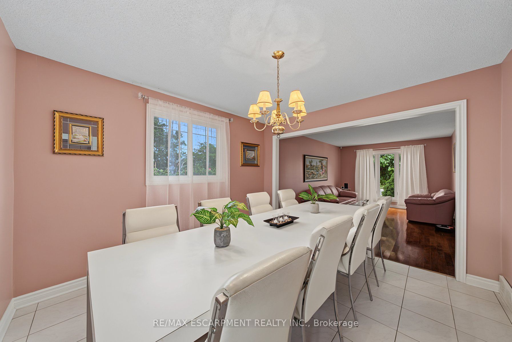 2 Cresthaven Drive Property Photo 14
