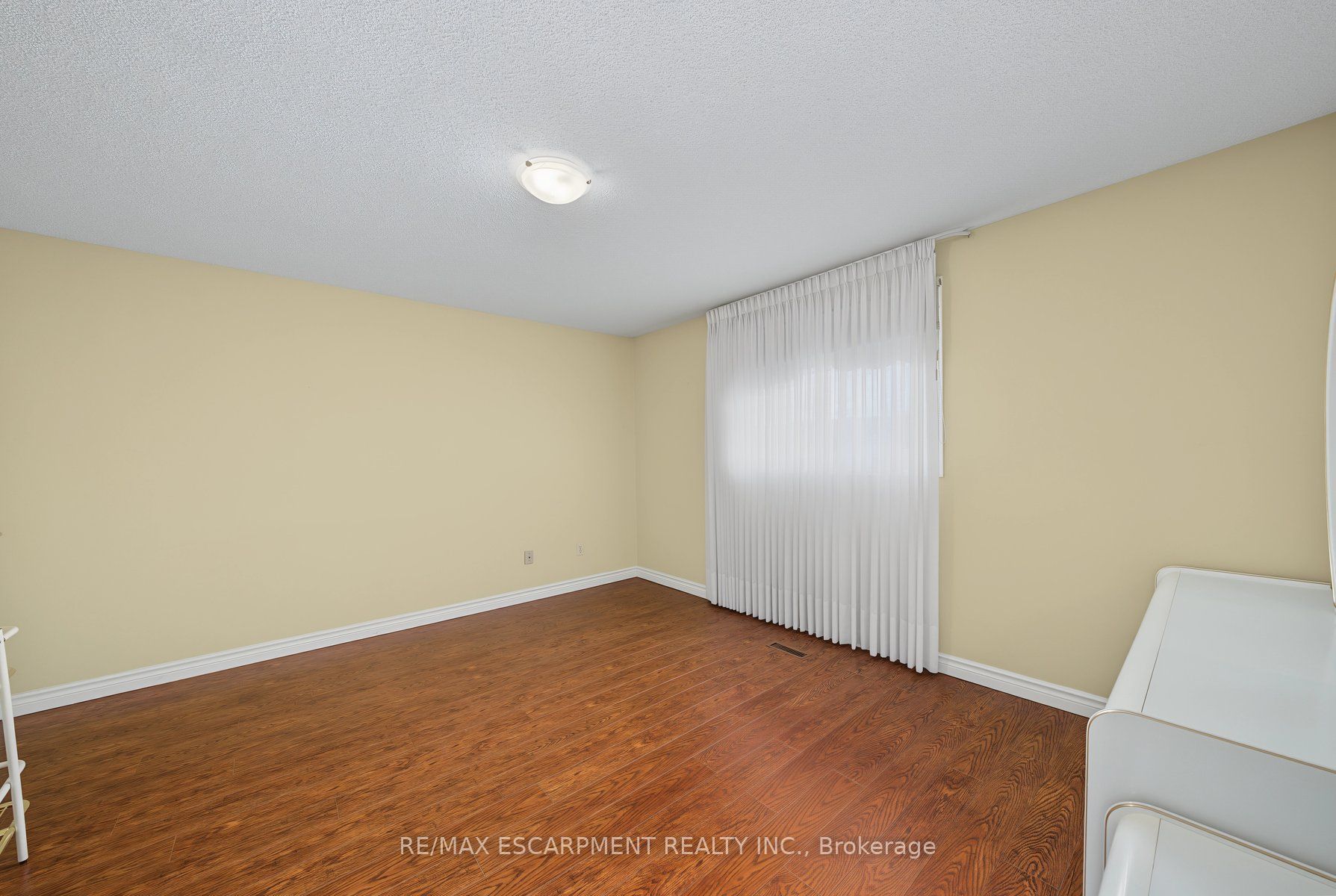 2 Cresthaven Drive Property Photo 25