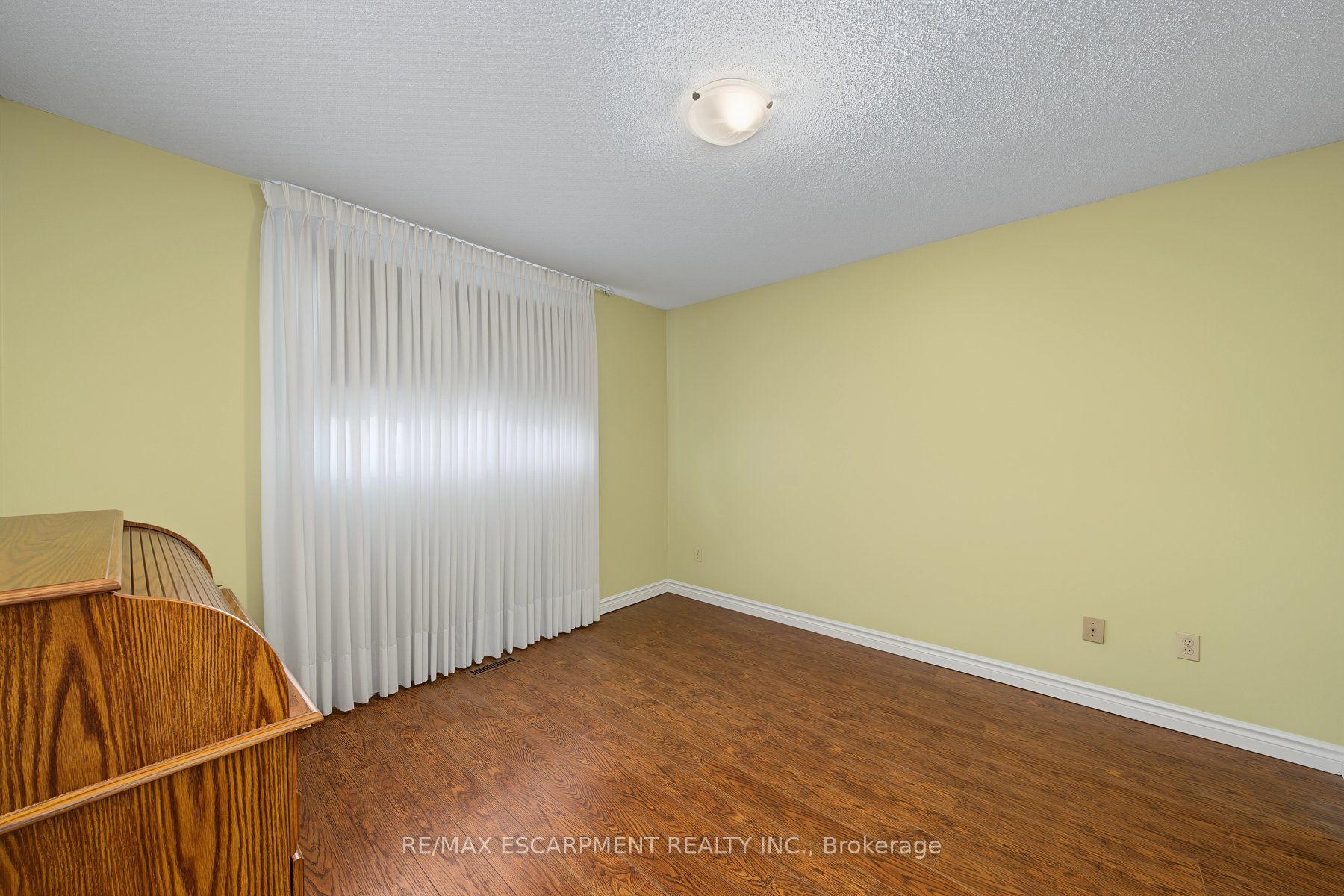 2 Cresthaven Drive Property Photo 26