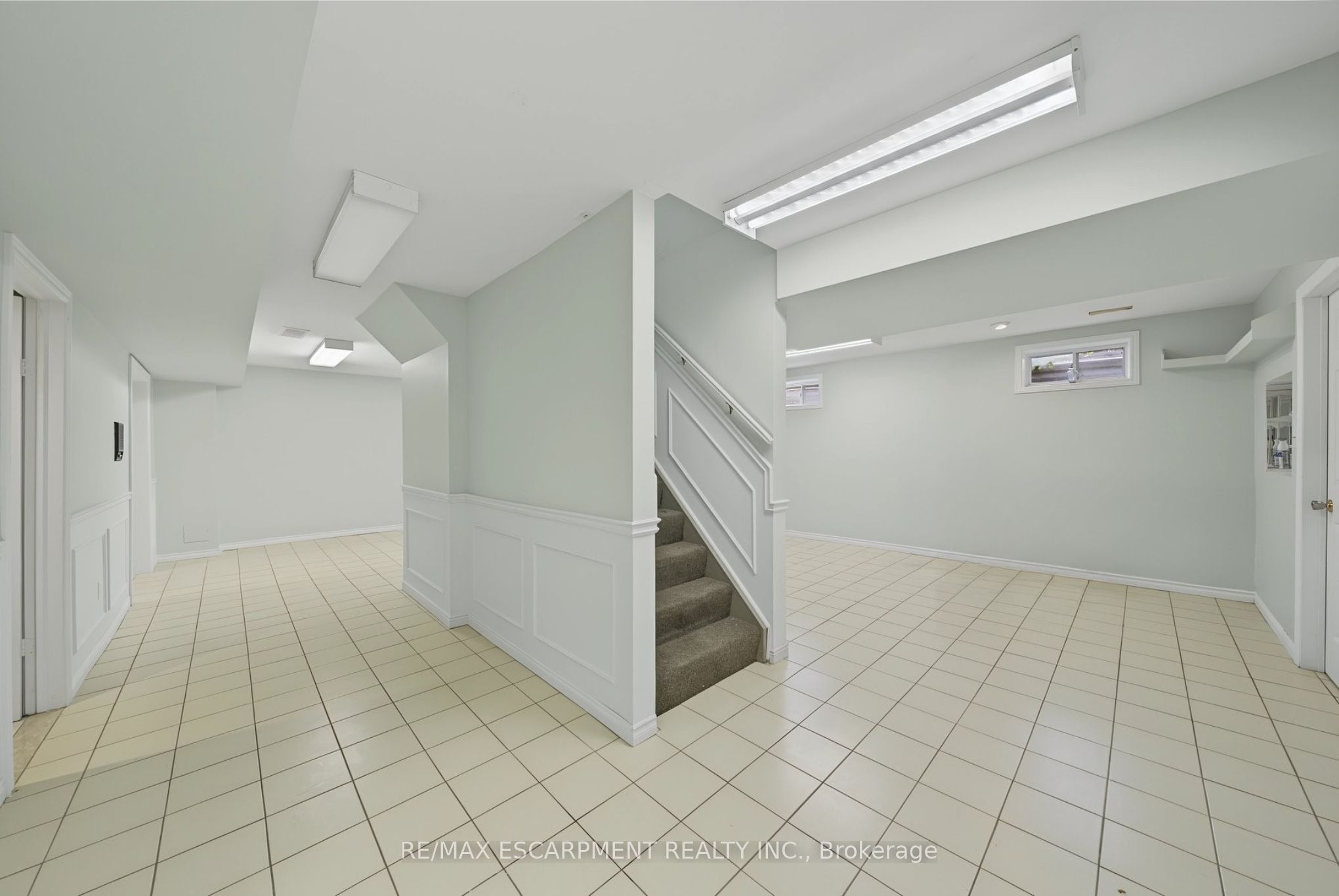 2 Cresthaven Drive Property Photo 28