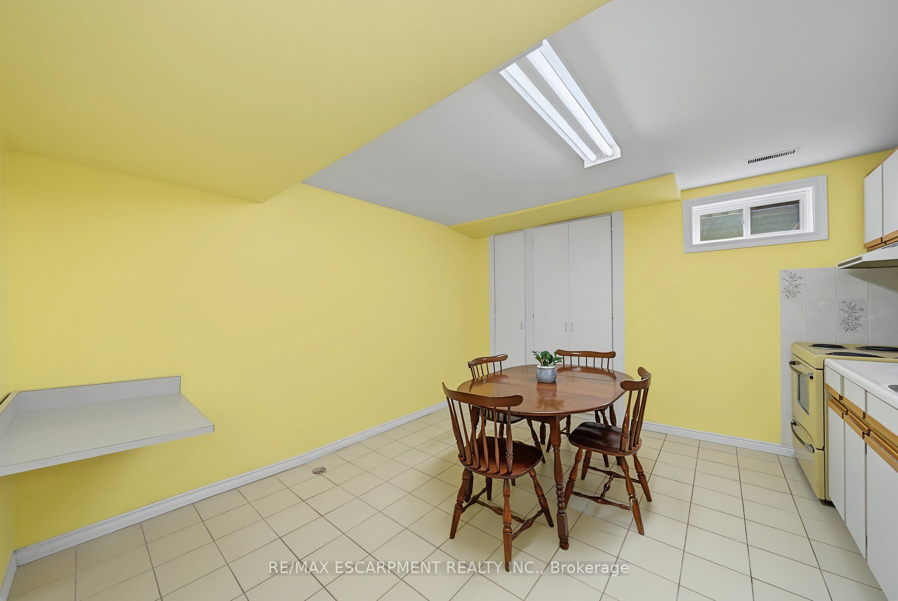 2 Cresthaven Drive Property Photo 30