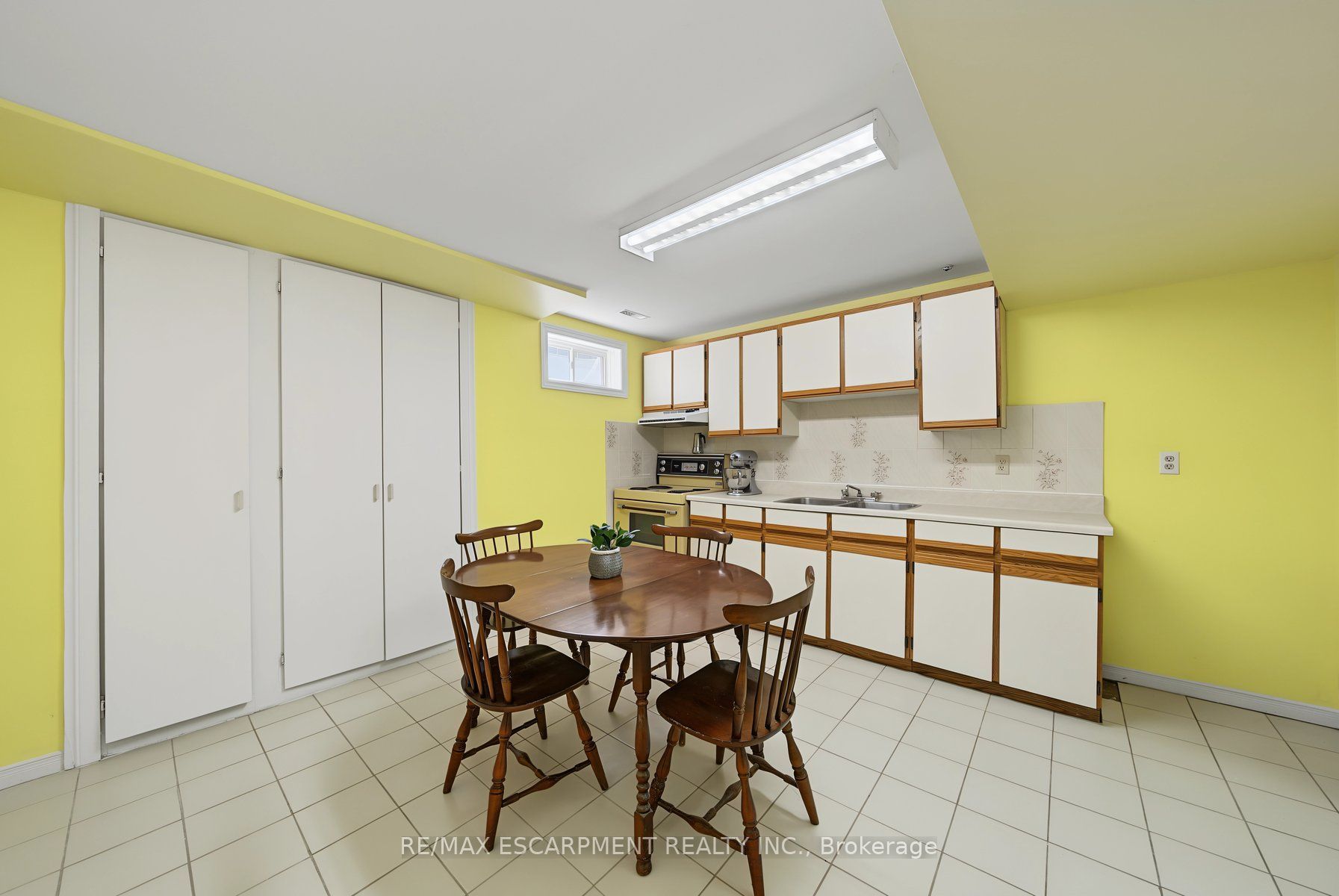 2 Cresthaven Drive Property Photo 31