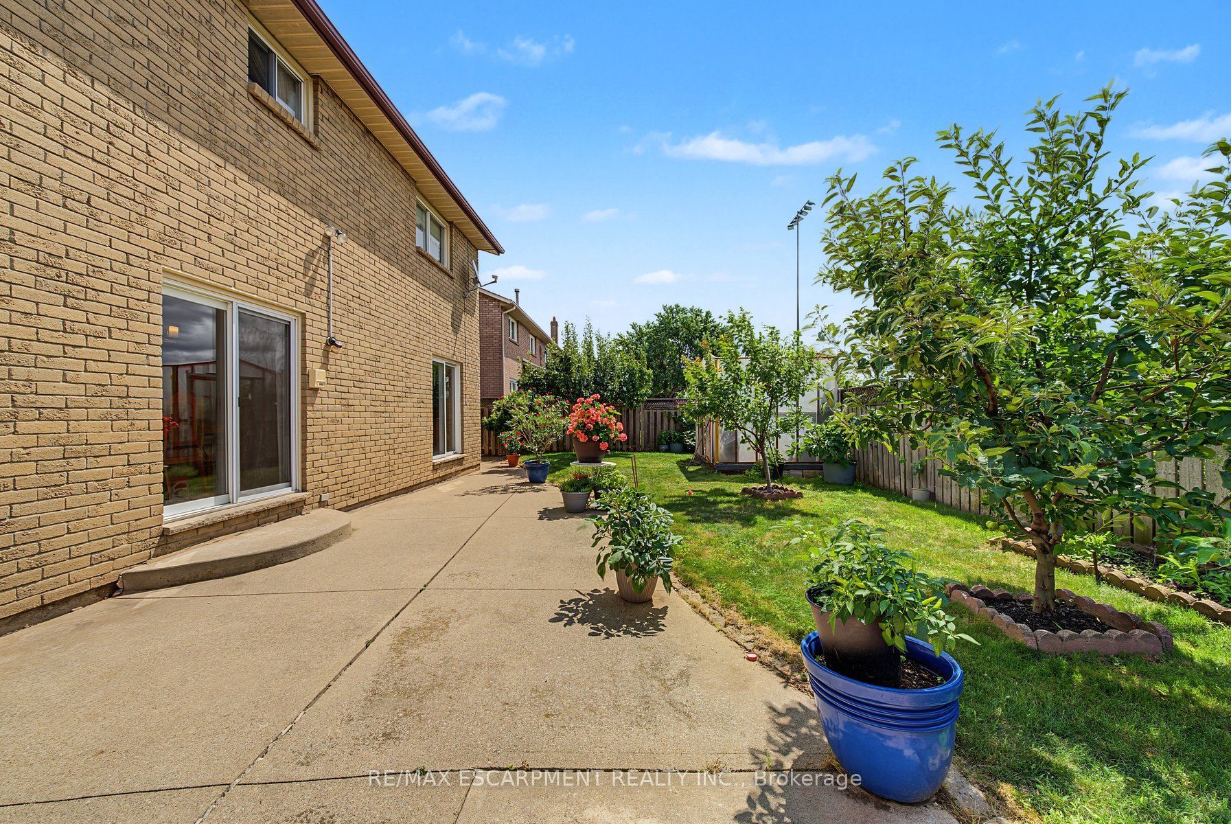 2 Cresthaven Drive Property Photo 35