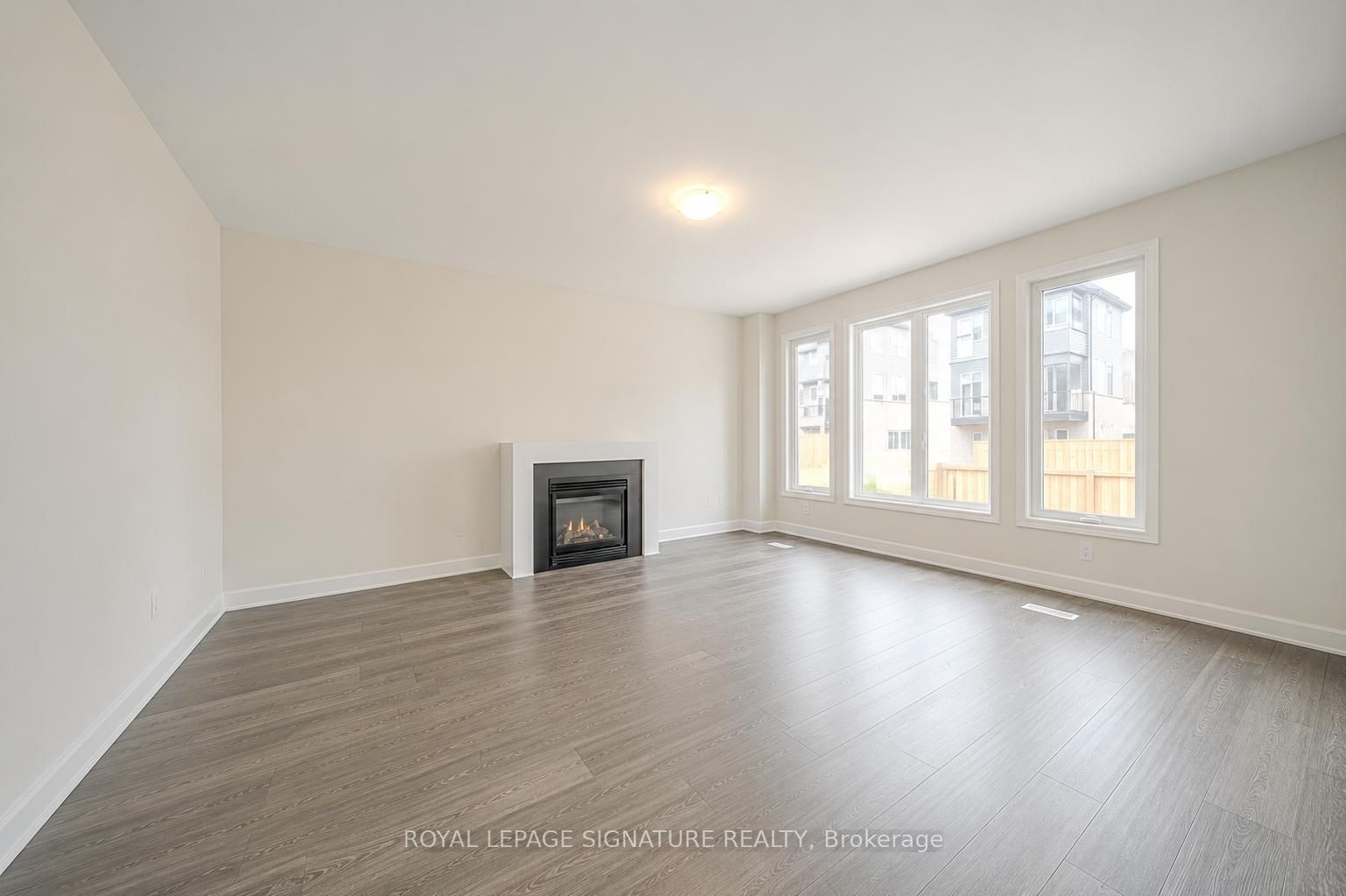 109 York Drive Property Photo 3