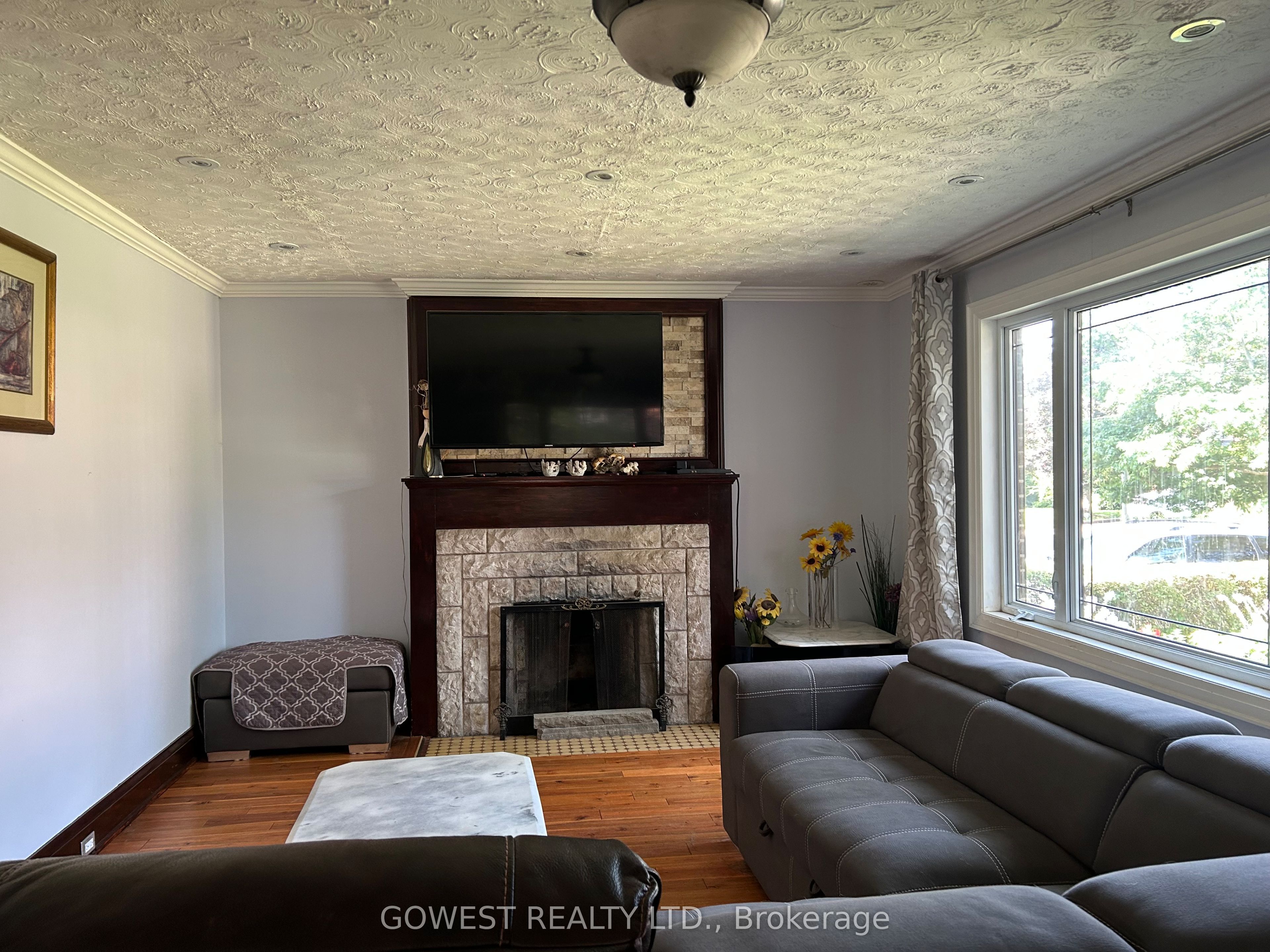 6054 Corwin Avenue Property Photo 4