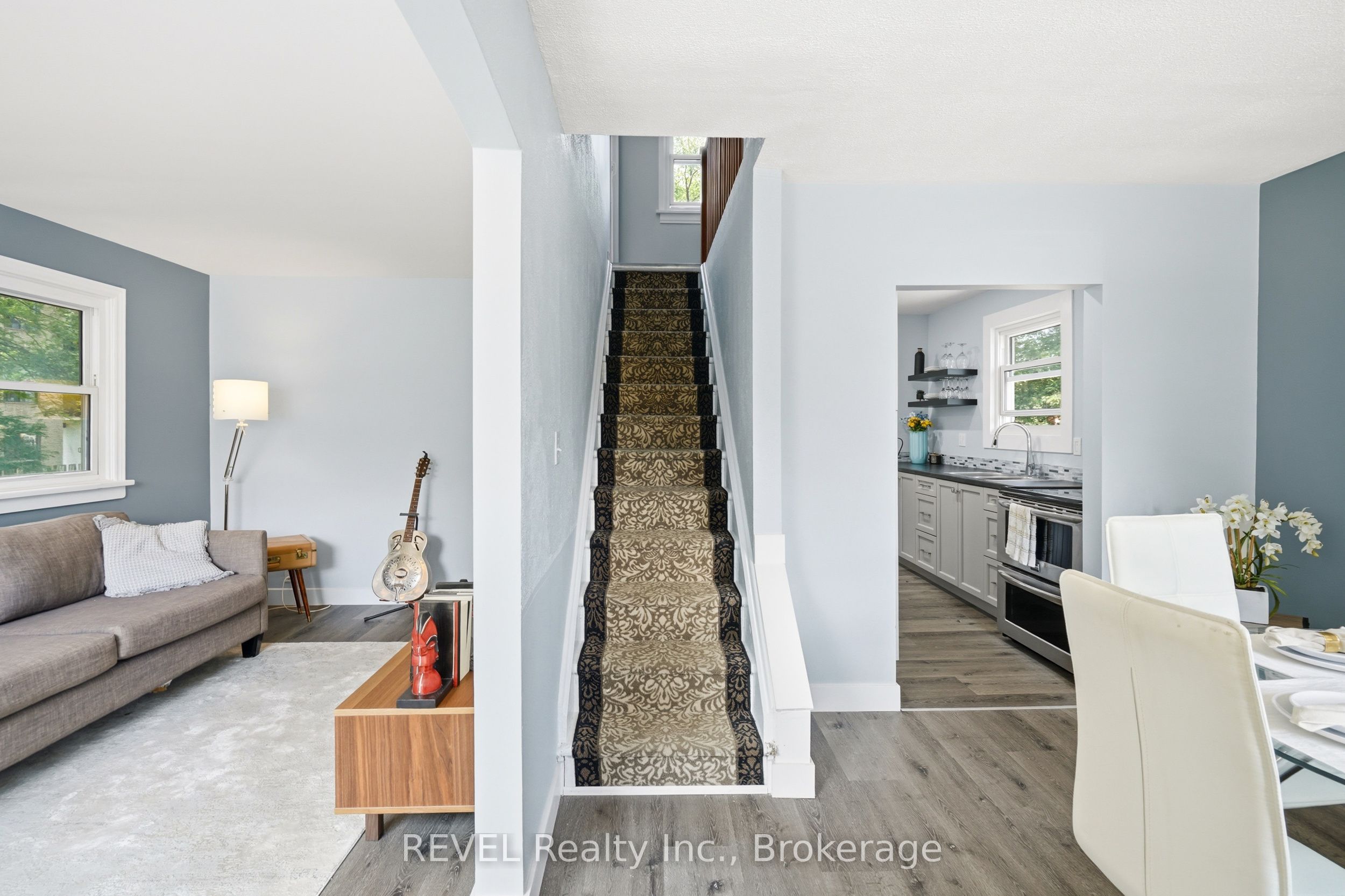 2 Kent Street Property Photo 5