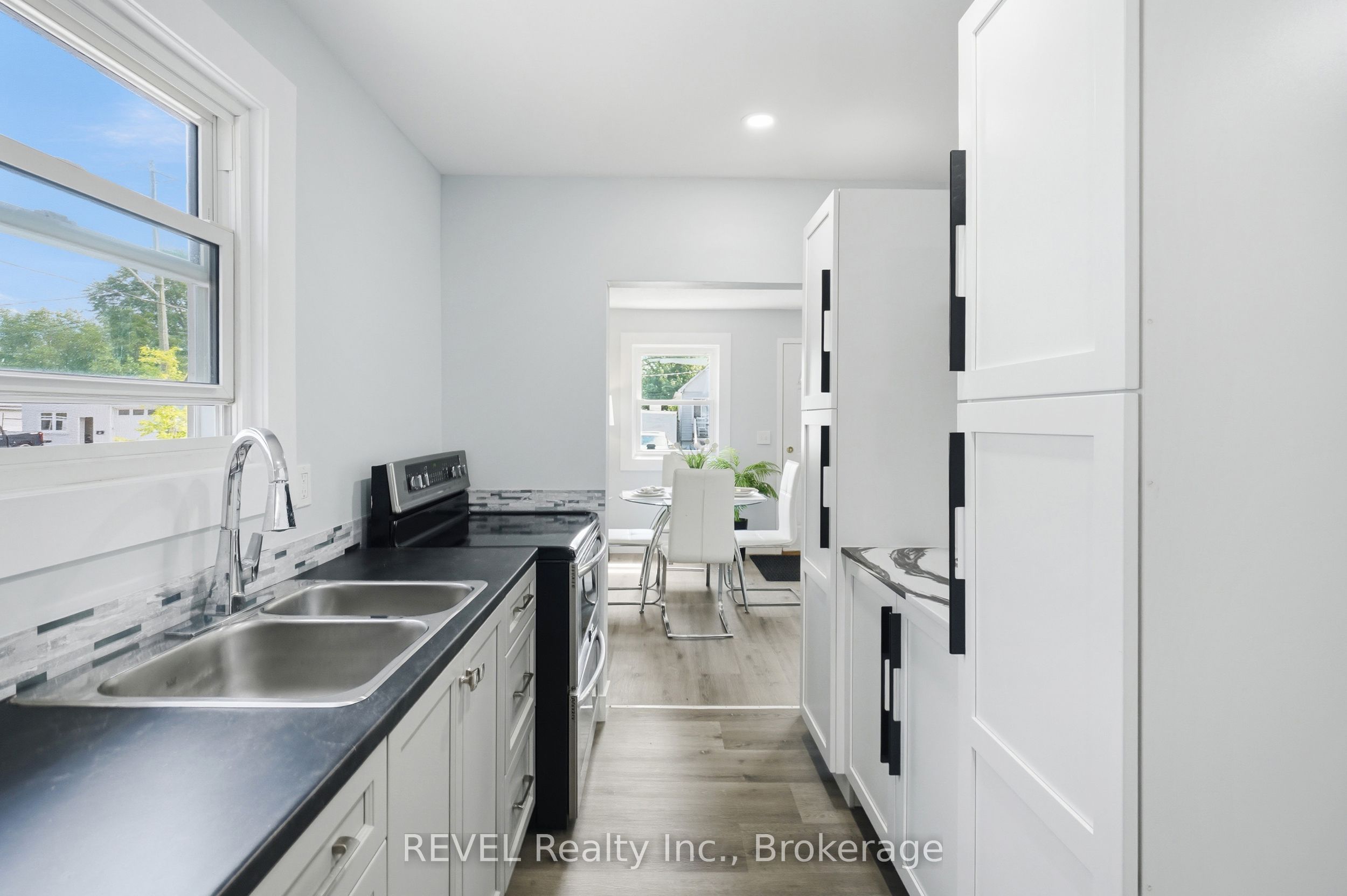 2 Kent Street Property Photo 15