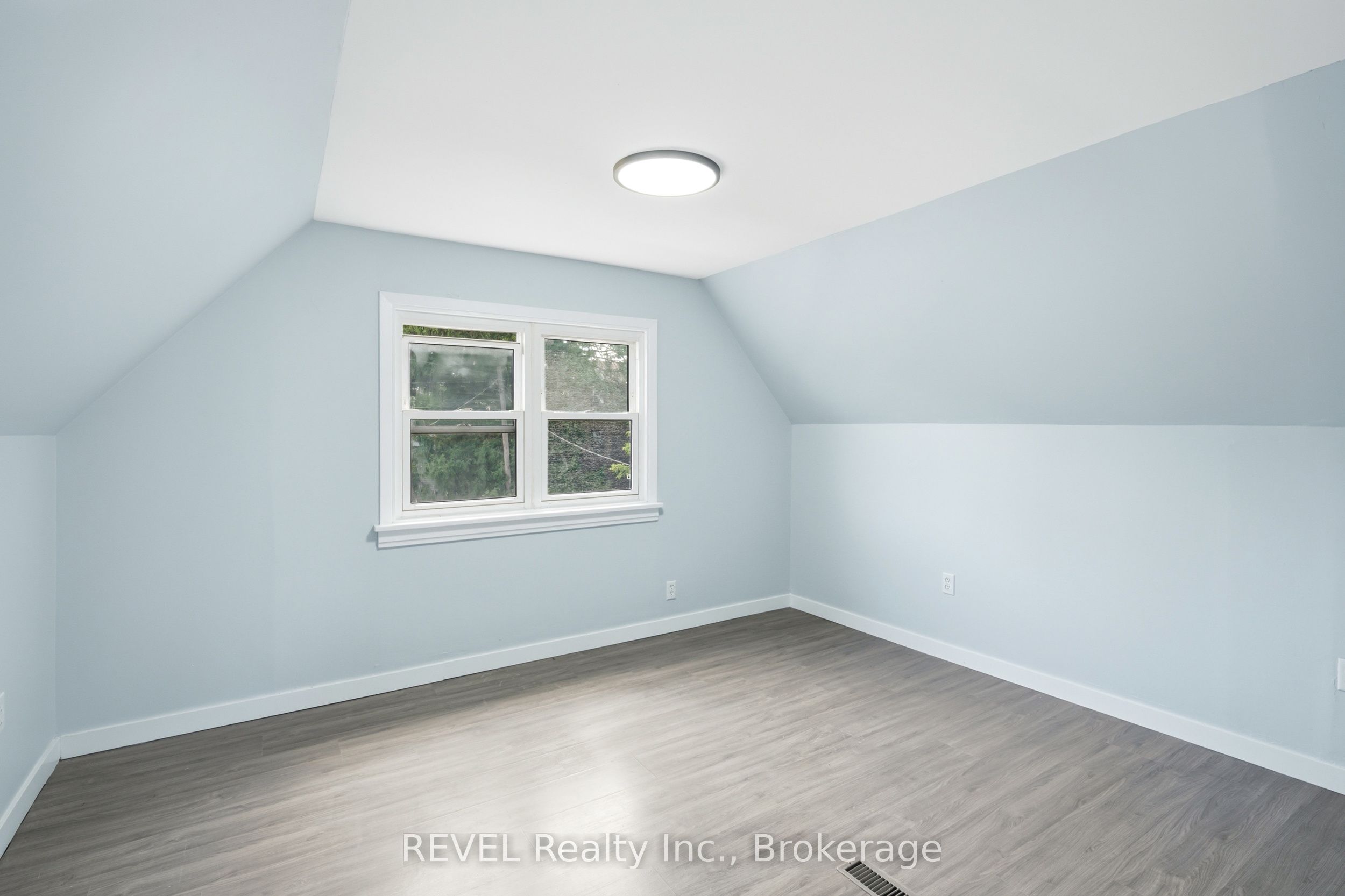 2 Kent Street Property Photo 18