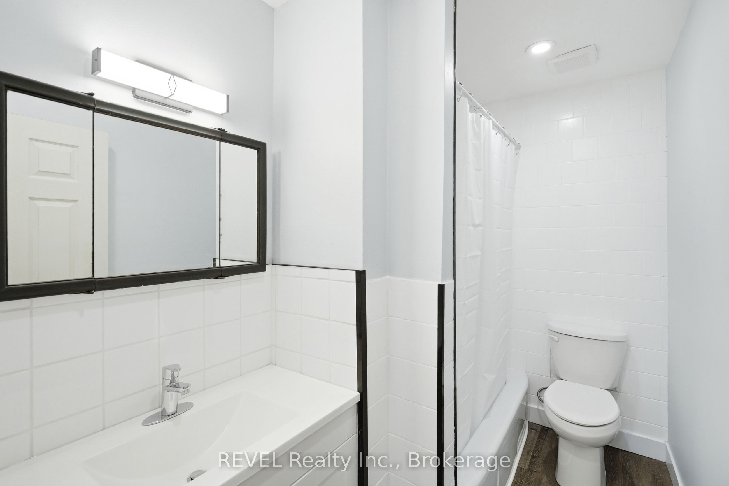 2 Kent Street Property Photo 22