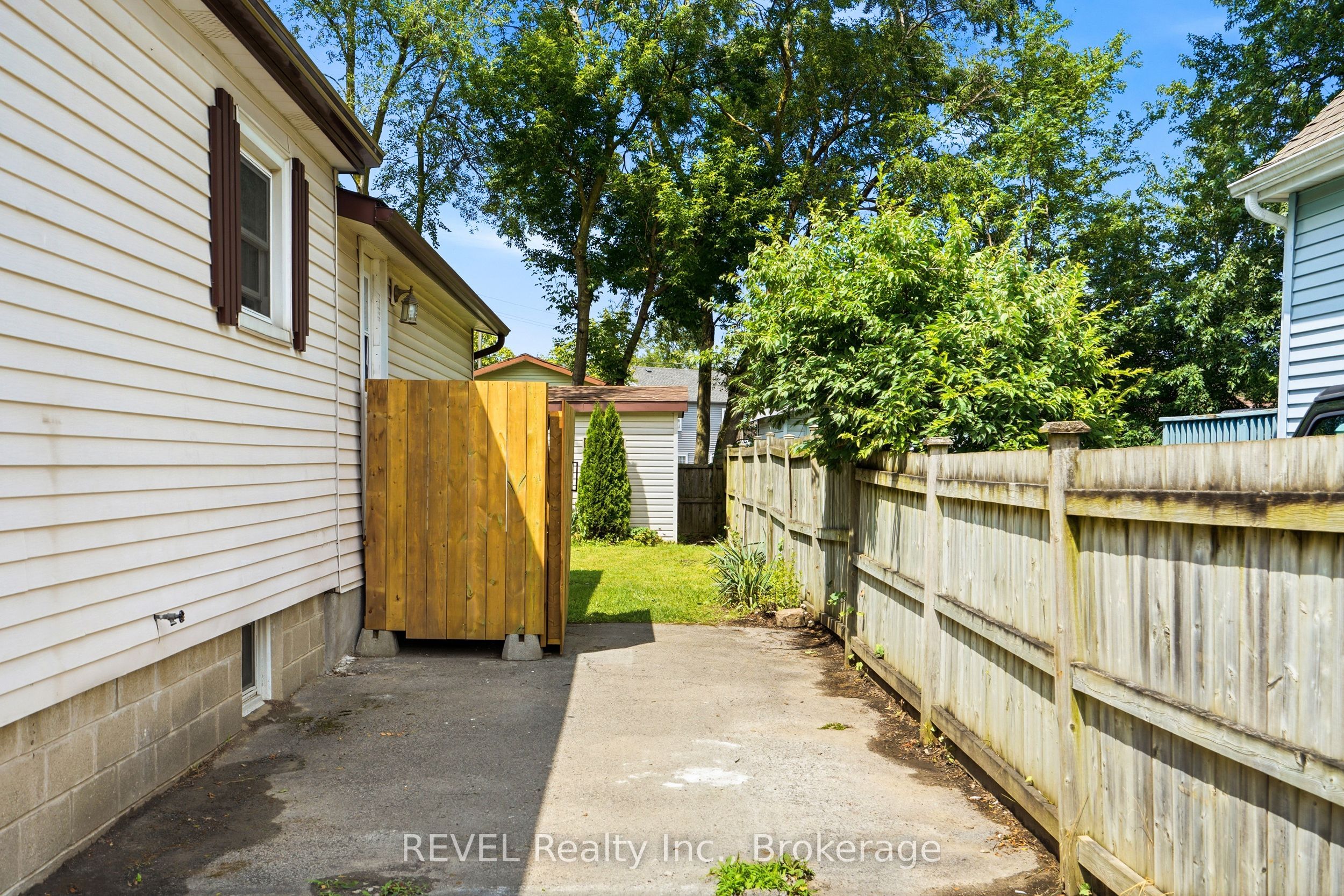 2 Kent Street Property Photo 29