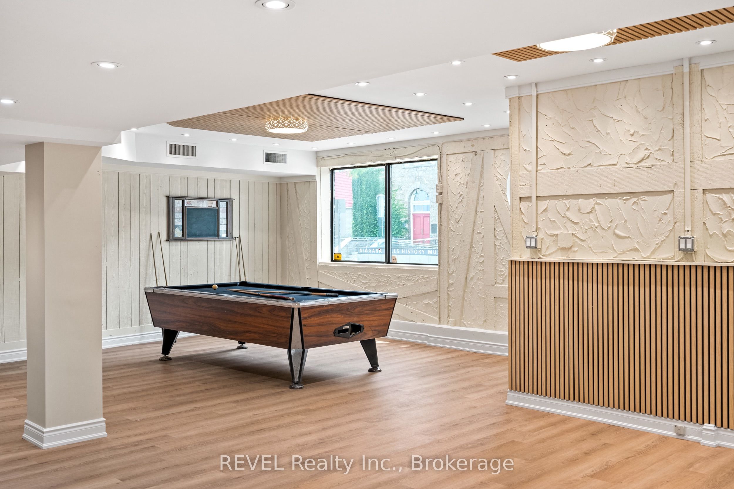 5829 Ferry Street Property Photo 6